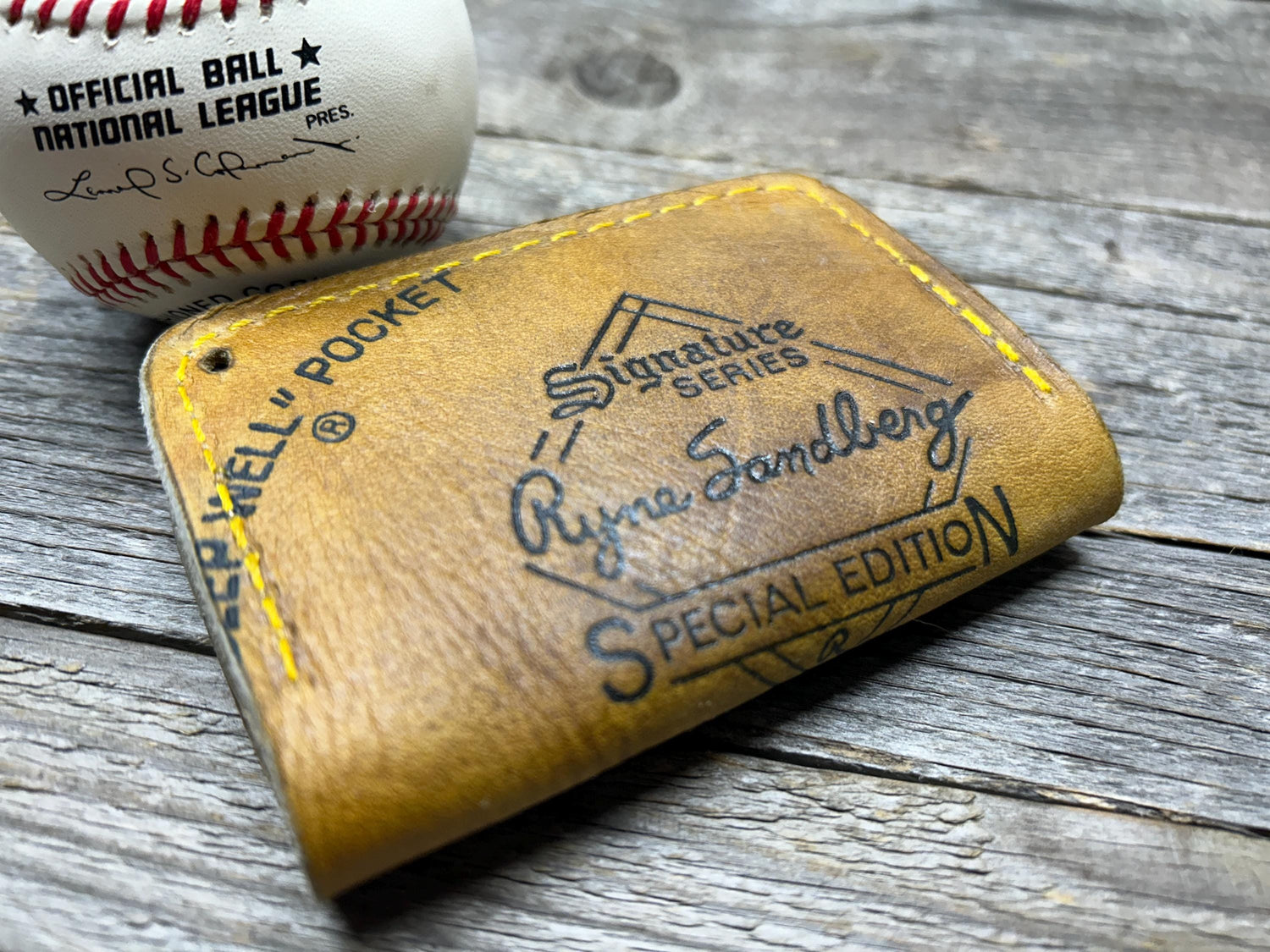 Vintage Rawlings Ryne Sandberg Baseball Glove Wallet!!