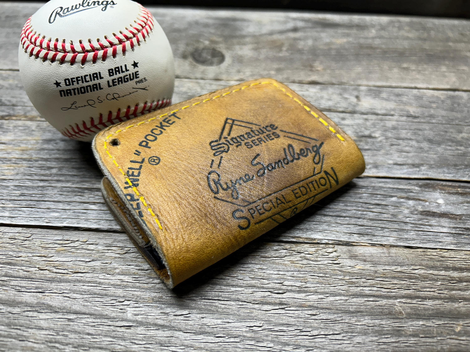 Vintage Rawlings Ryne Sandberg Baseball Glove Wallet!!