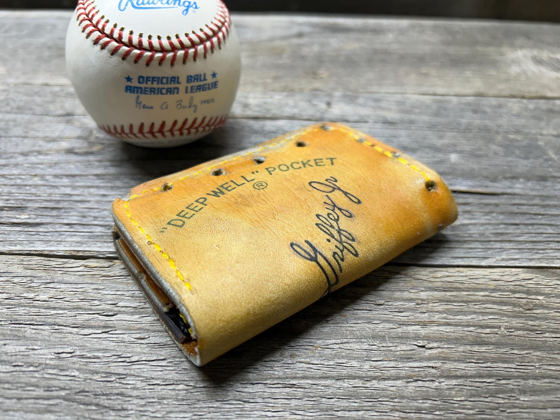 Vintage Rawlings Ken Griffey Jr Baseball Glove Wallet!