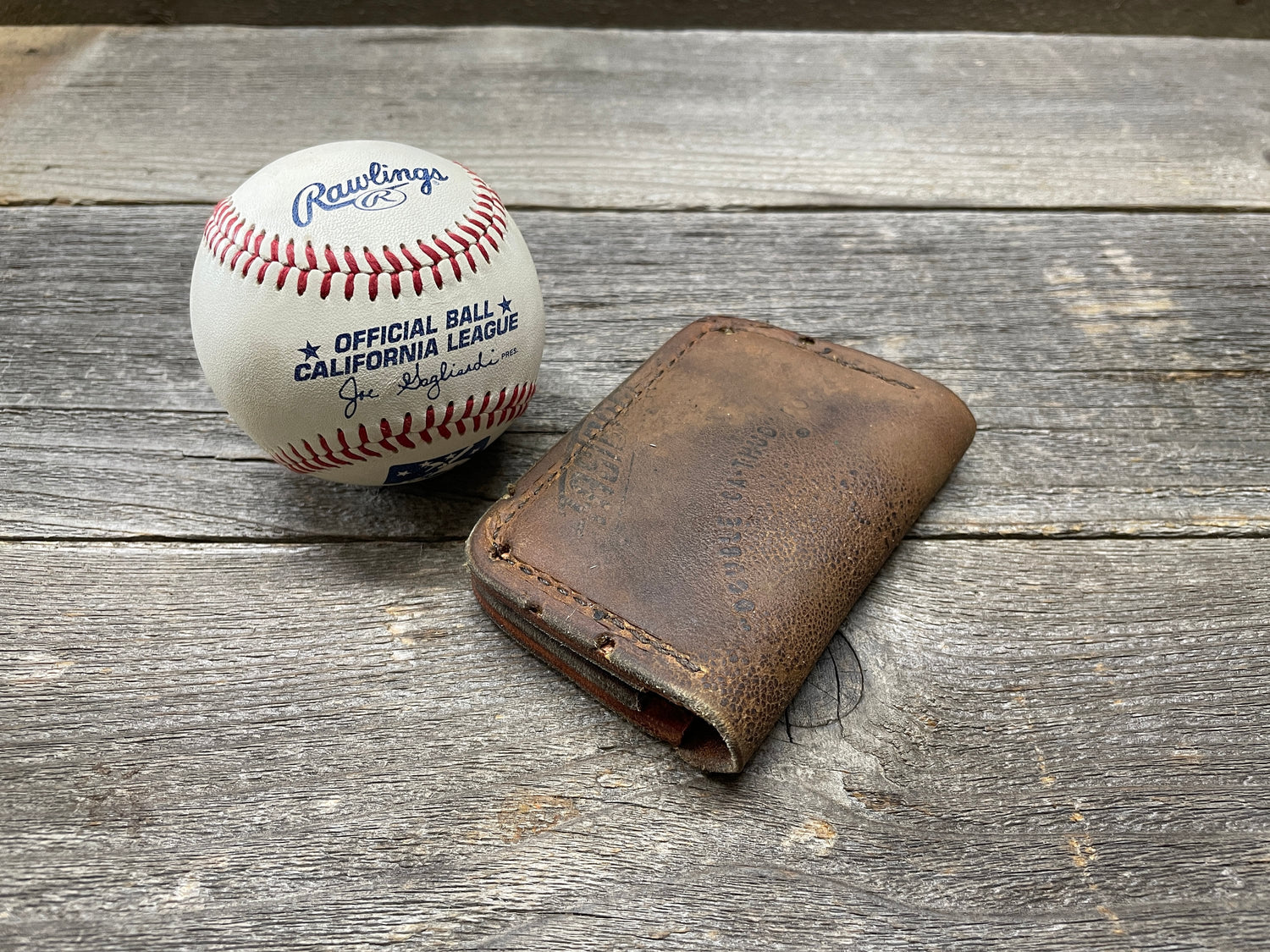 Vintage Rawlings Heart of the Hide Baseball Glove Wallet!