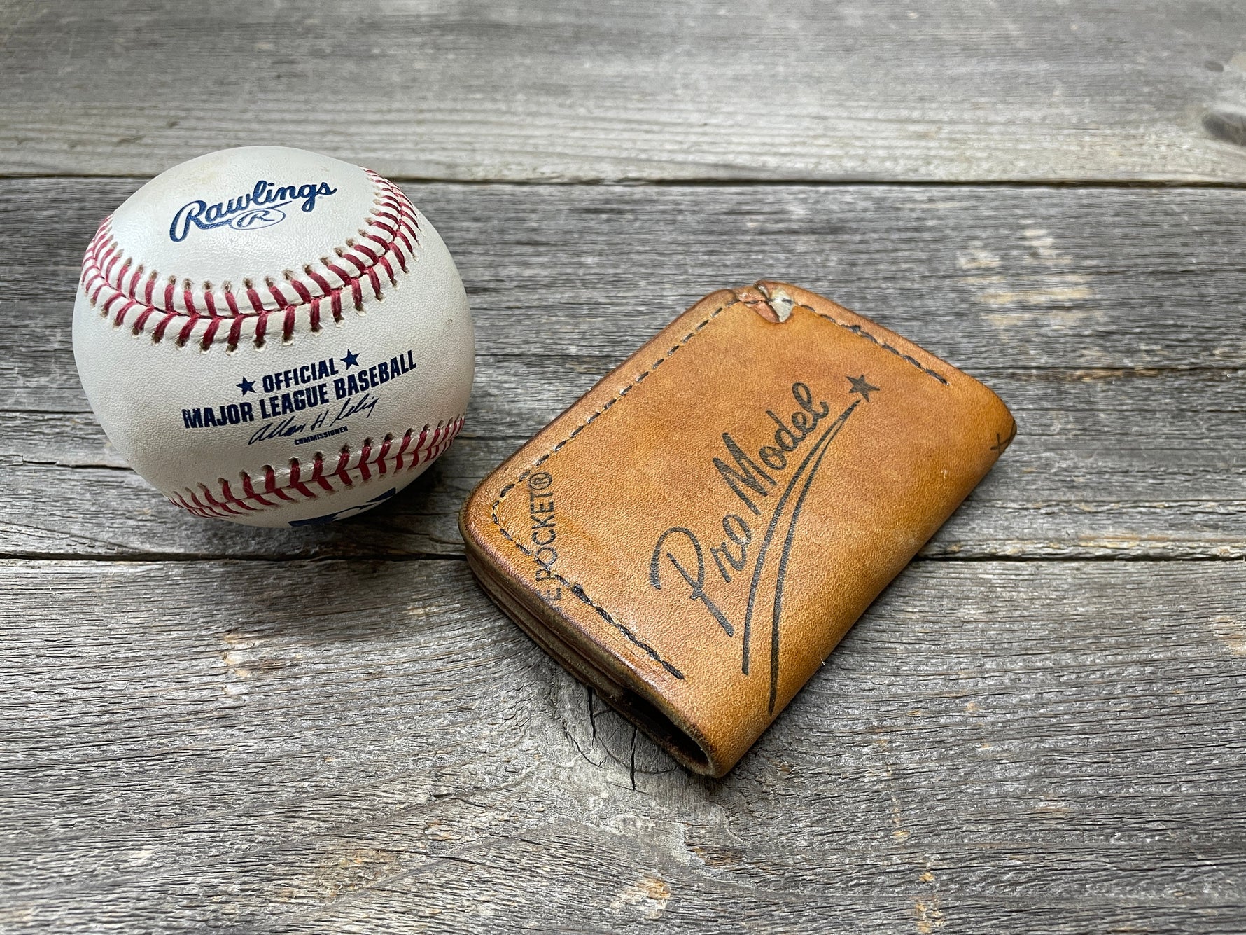 Wilson George Brett Baseball Glove Wallet!!
