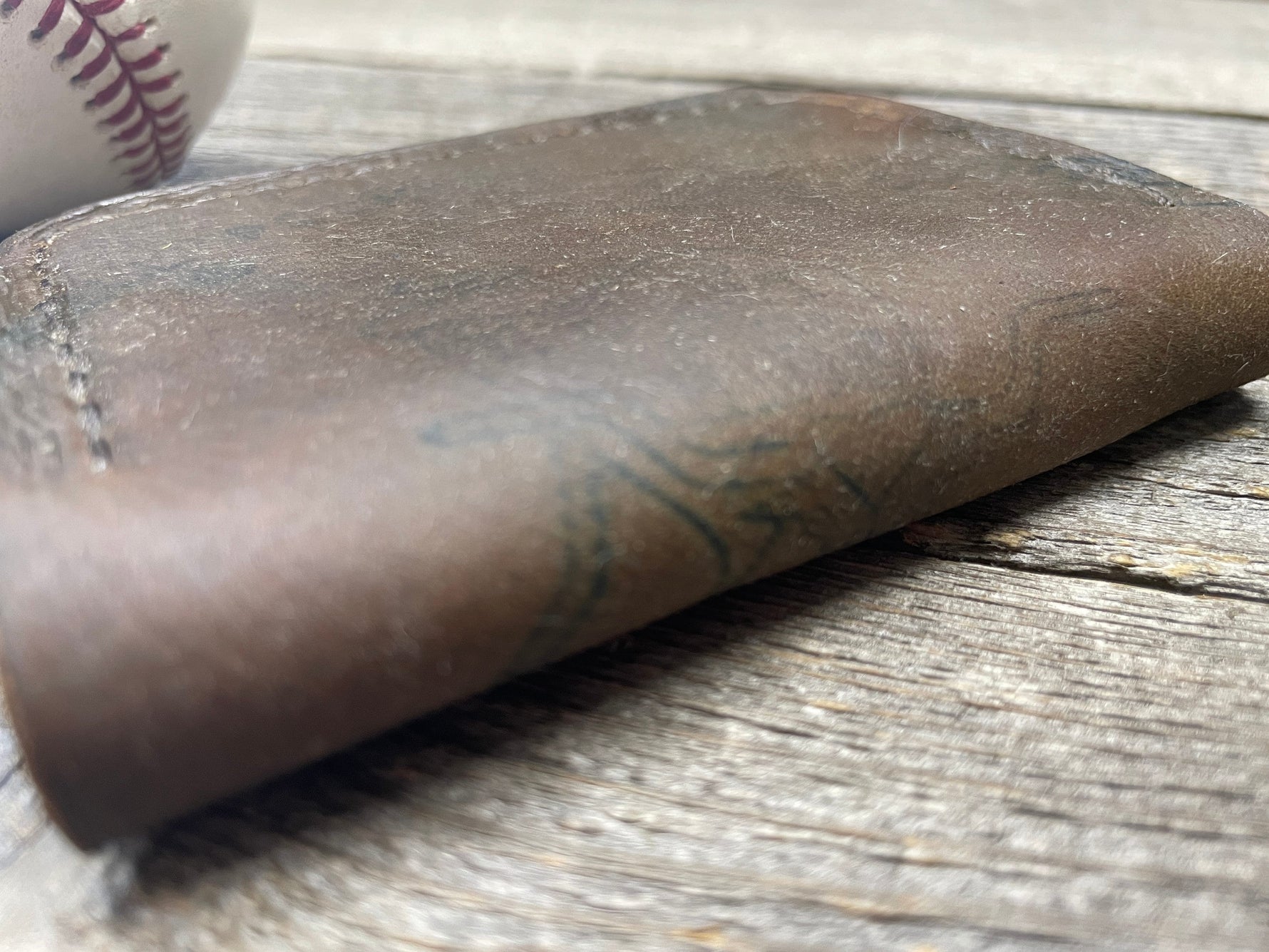 Vintage Made in the USA Rawlings Heart of the Hide Baseball Glove Wallet and 2 Key Chains!