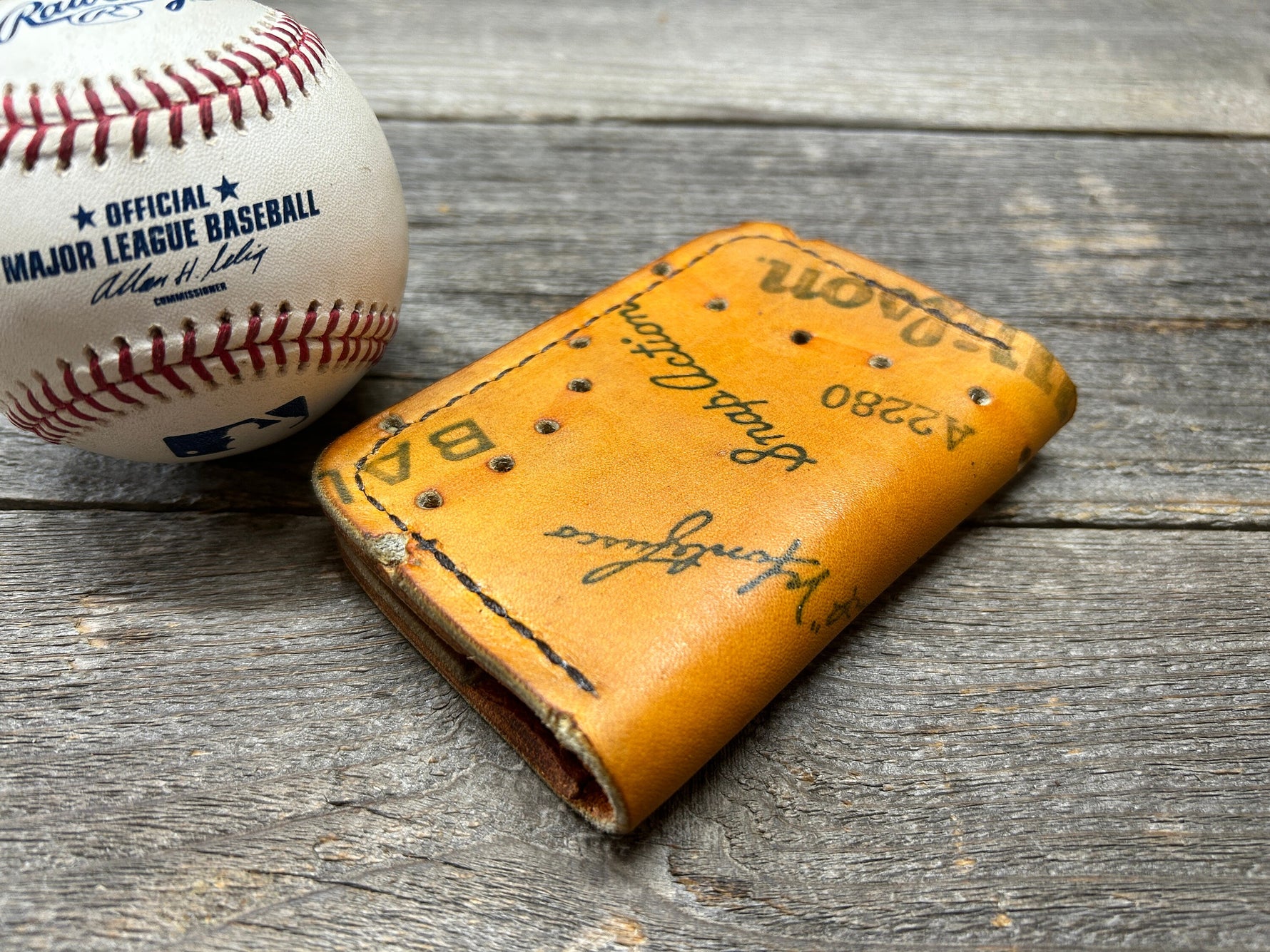 Vintage Wilson John "The Count" Montefusco Baseball Glove Wallet