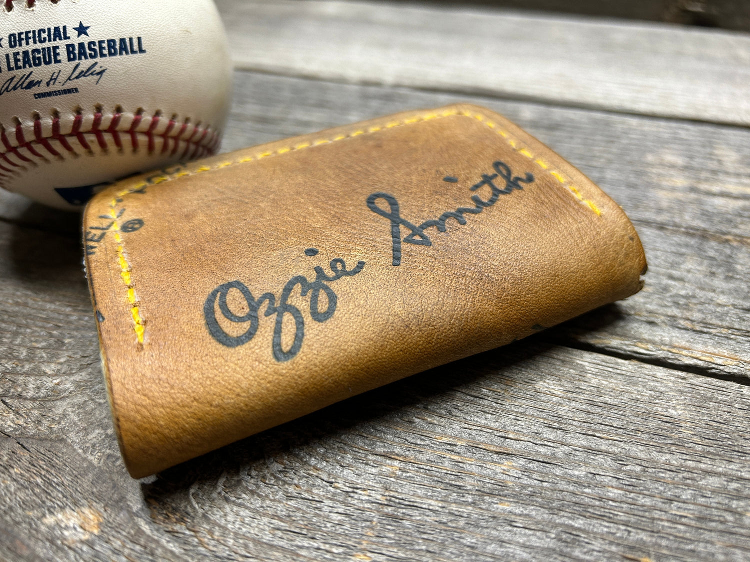 Vintage Rawlings Ozzie Smith Baseball Glove Wallet!!!