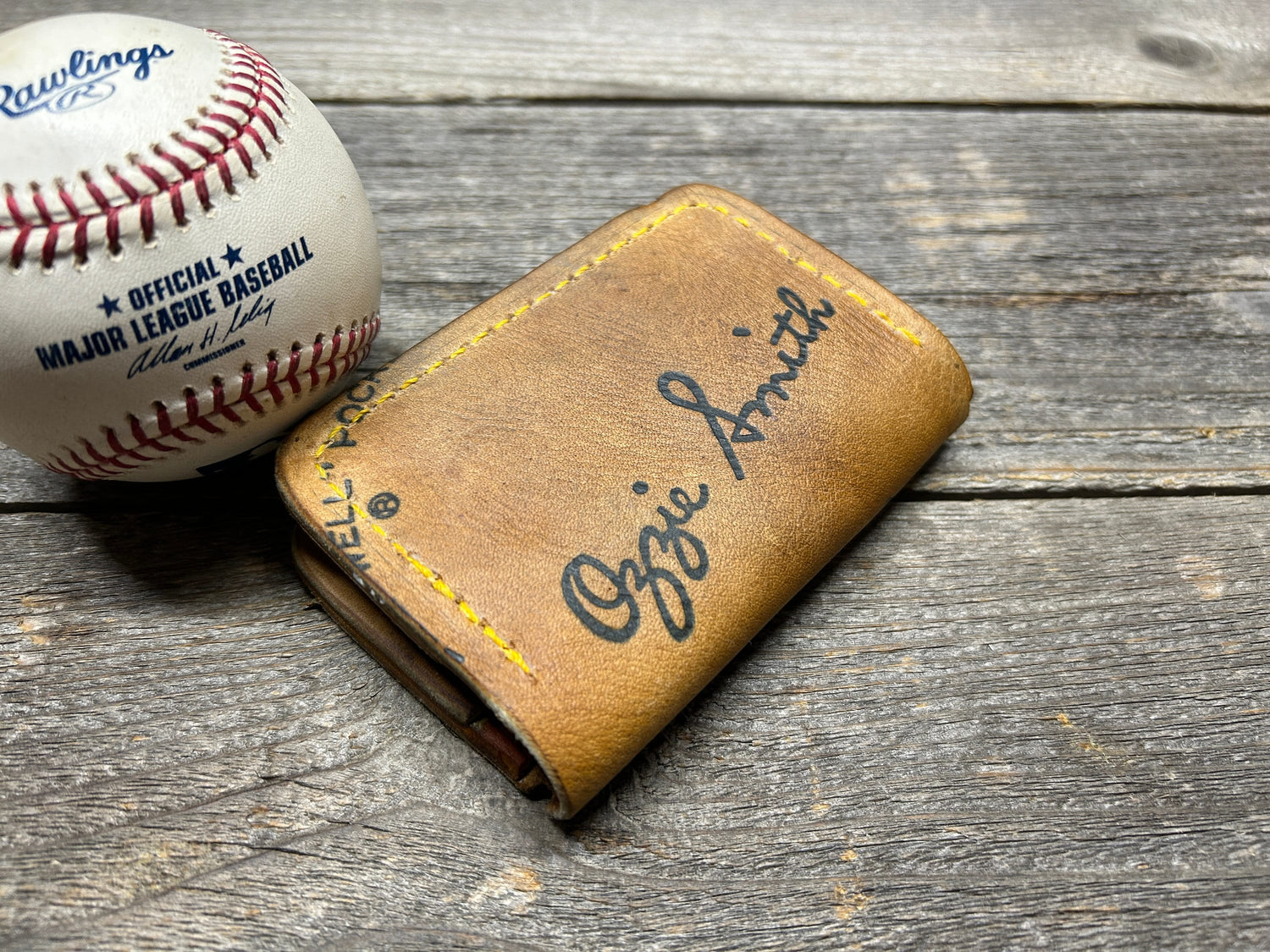 Vintage Rawlings Ozzie Smith Baseball Glove Wallet!!!