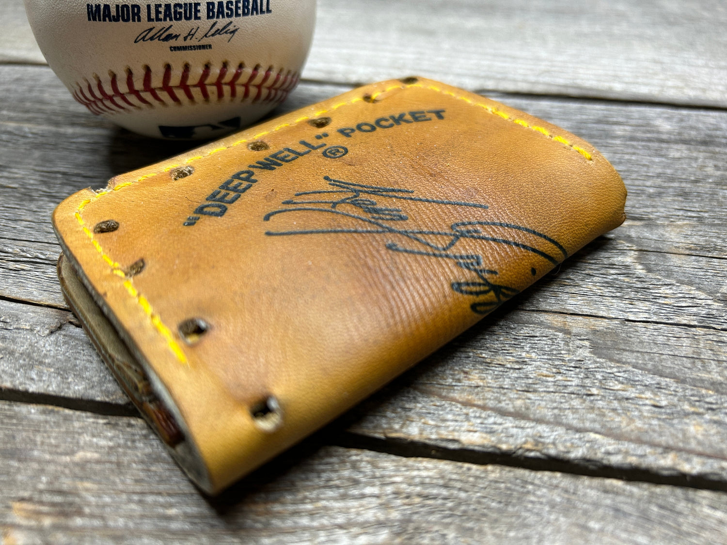 Vintage Rawlings Ken Griffey Jr Baseball Glove Wallet!