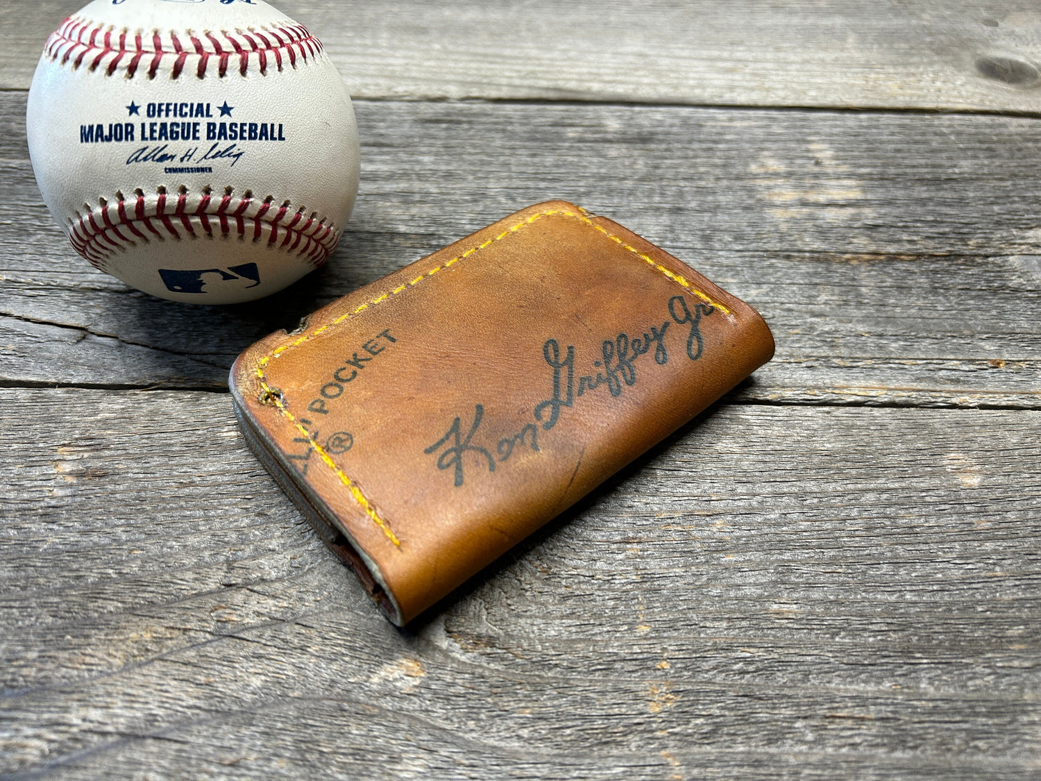 Vintage Rawlings Ken Griffey Jr Baseball Glove Wallet!