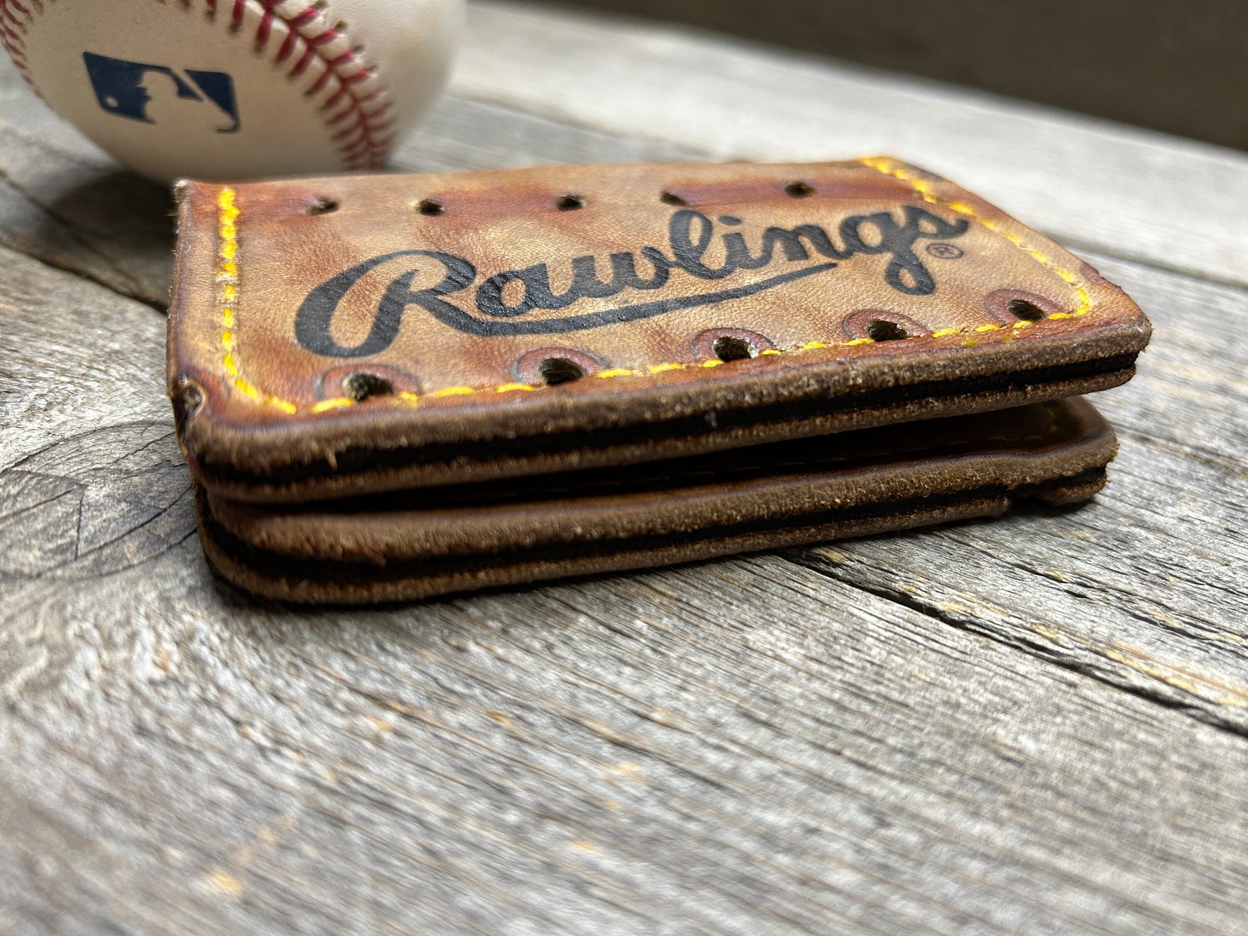 Vintage Rawlings Ozzie Smith Baseball Glove Wallet!!!