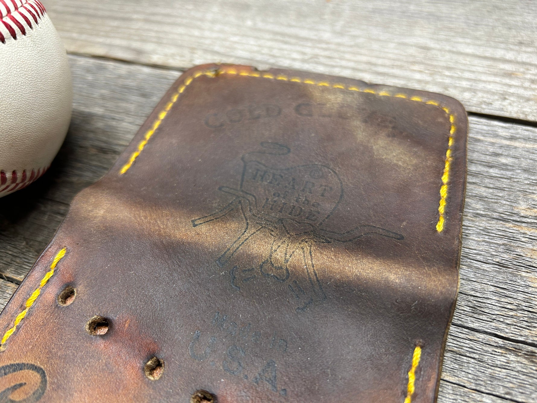 Vintage Made in the USA Rawlings Heart of the Hide Baseball Glove Wallet!