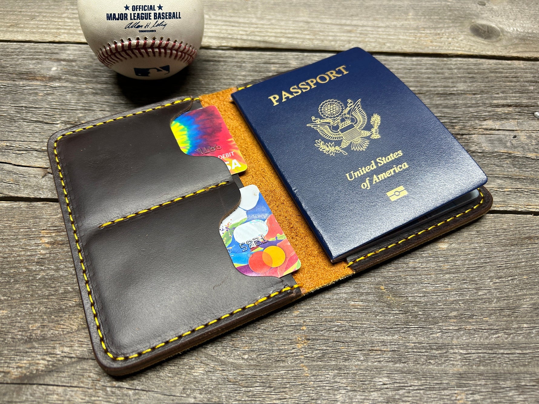 Rawlings Heart of the Hide Horween Passport Cover! Small spot of Patina!