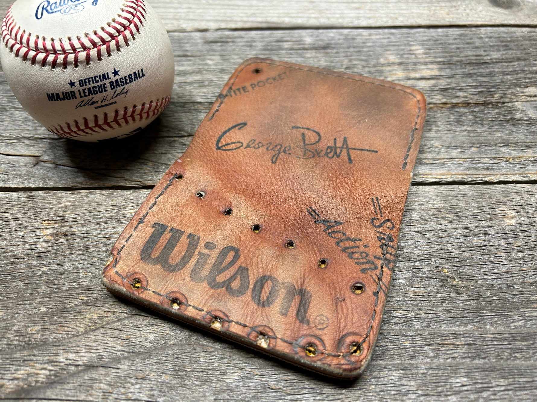 Vintage Wilson George Brett Baseball Glove Wallet!