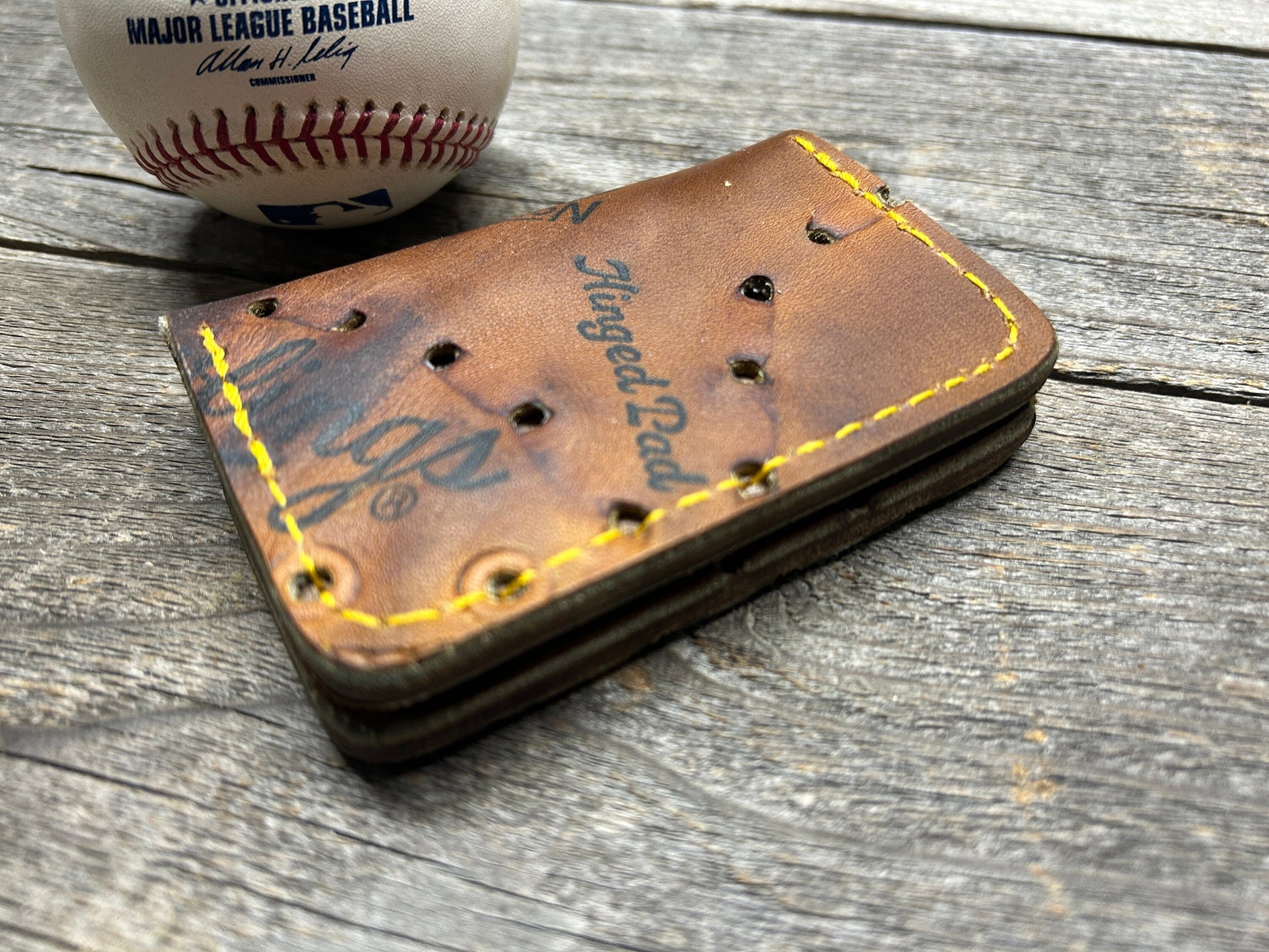 Vintage Rawlings Limited Edition Ryne Sandberg Baseball Glove Wallet!