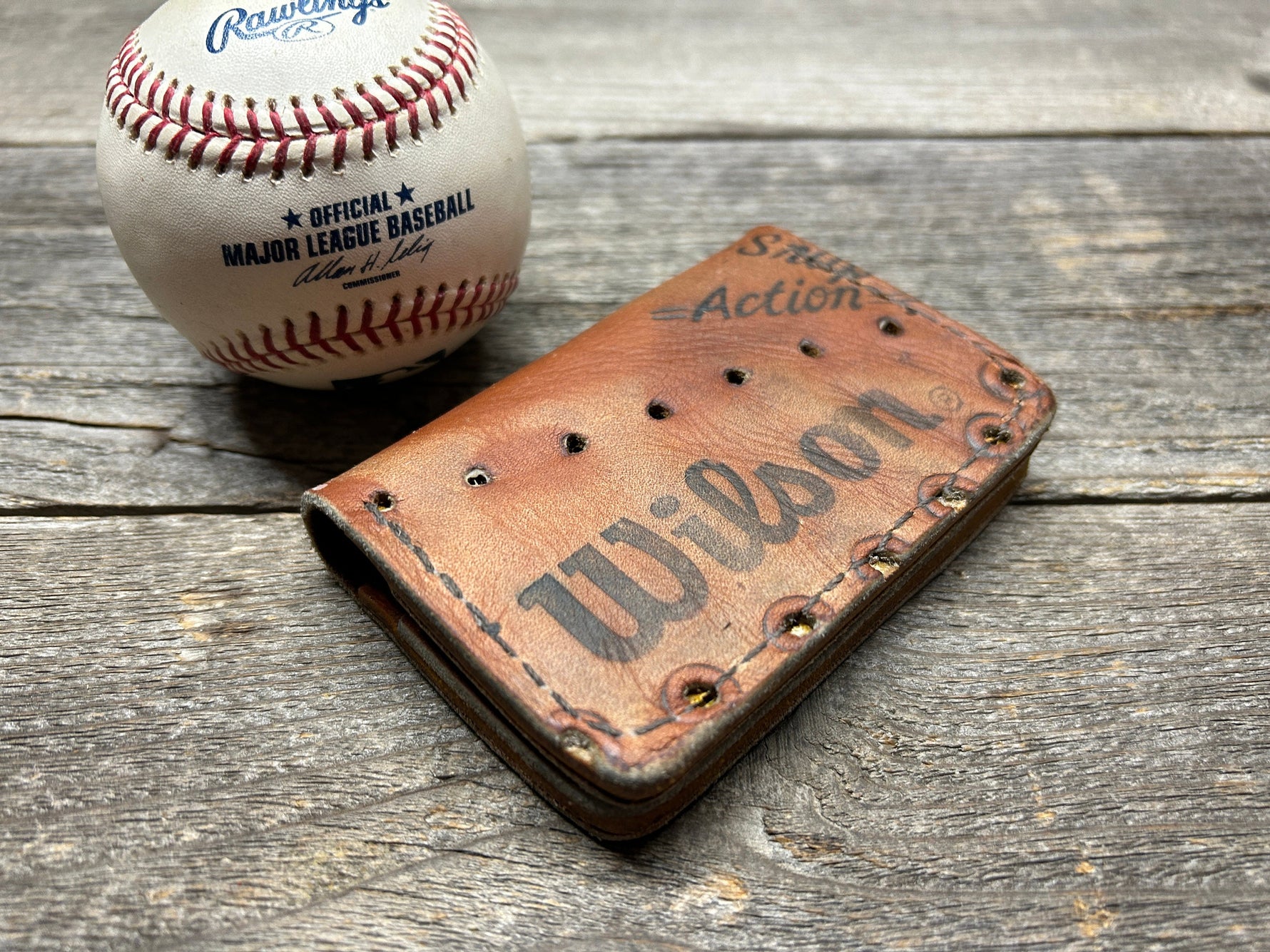 Vintage Wilson George Brett Baseball Glove Wallet!