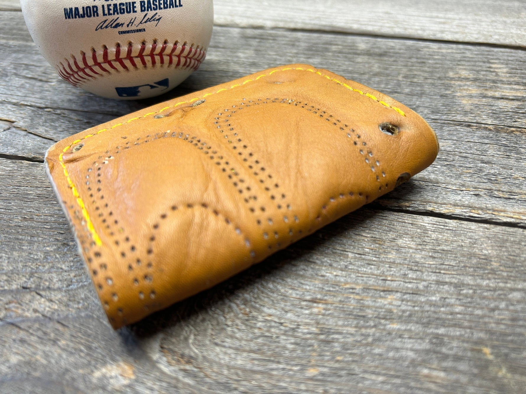 Vintage Rawlings Baseball Glove Wallet!