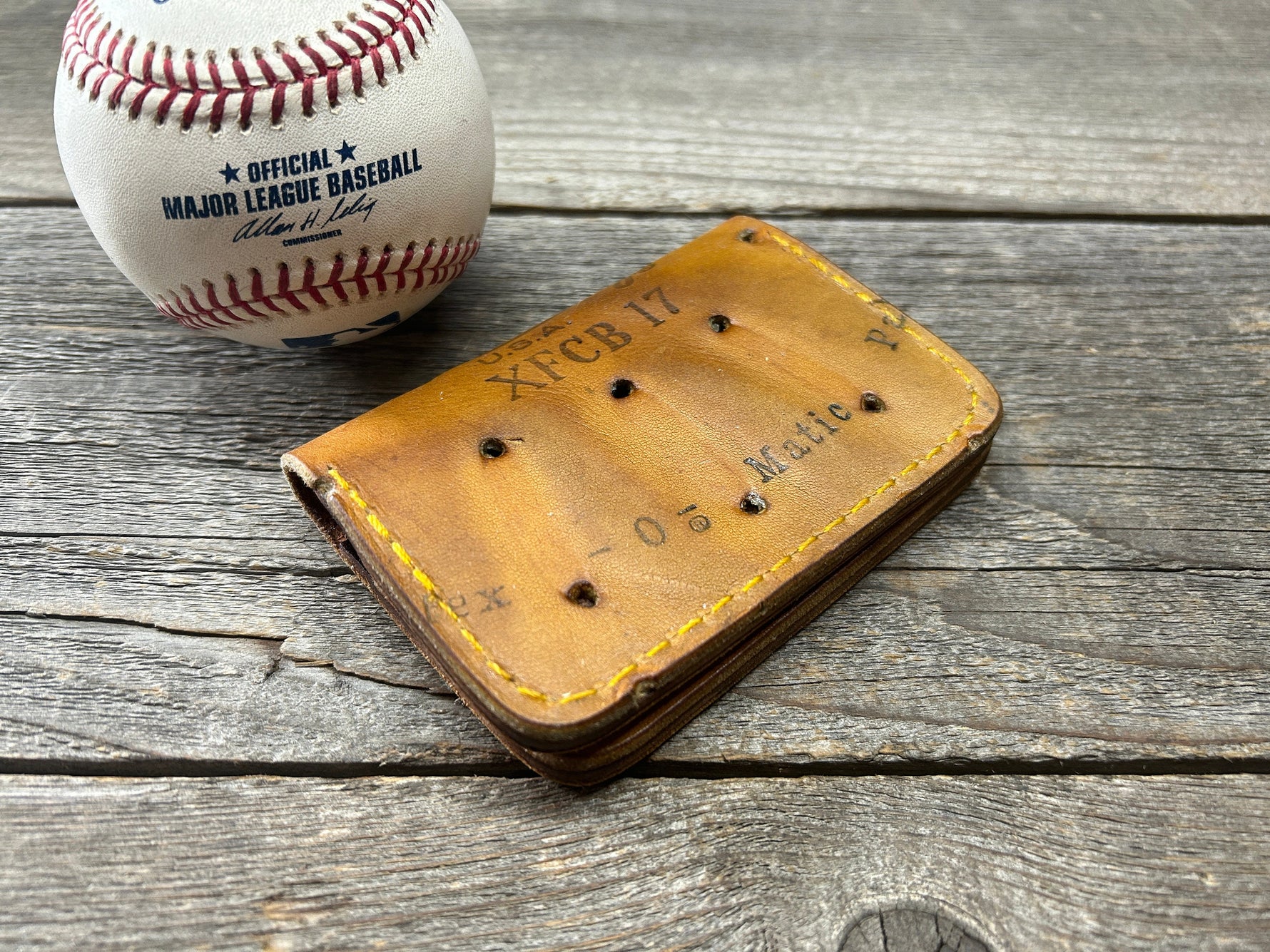 Vintage Rawlings Made in the USA Brooks Robinson Baseball Glove Wallet!