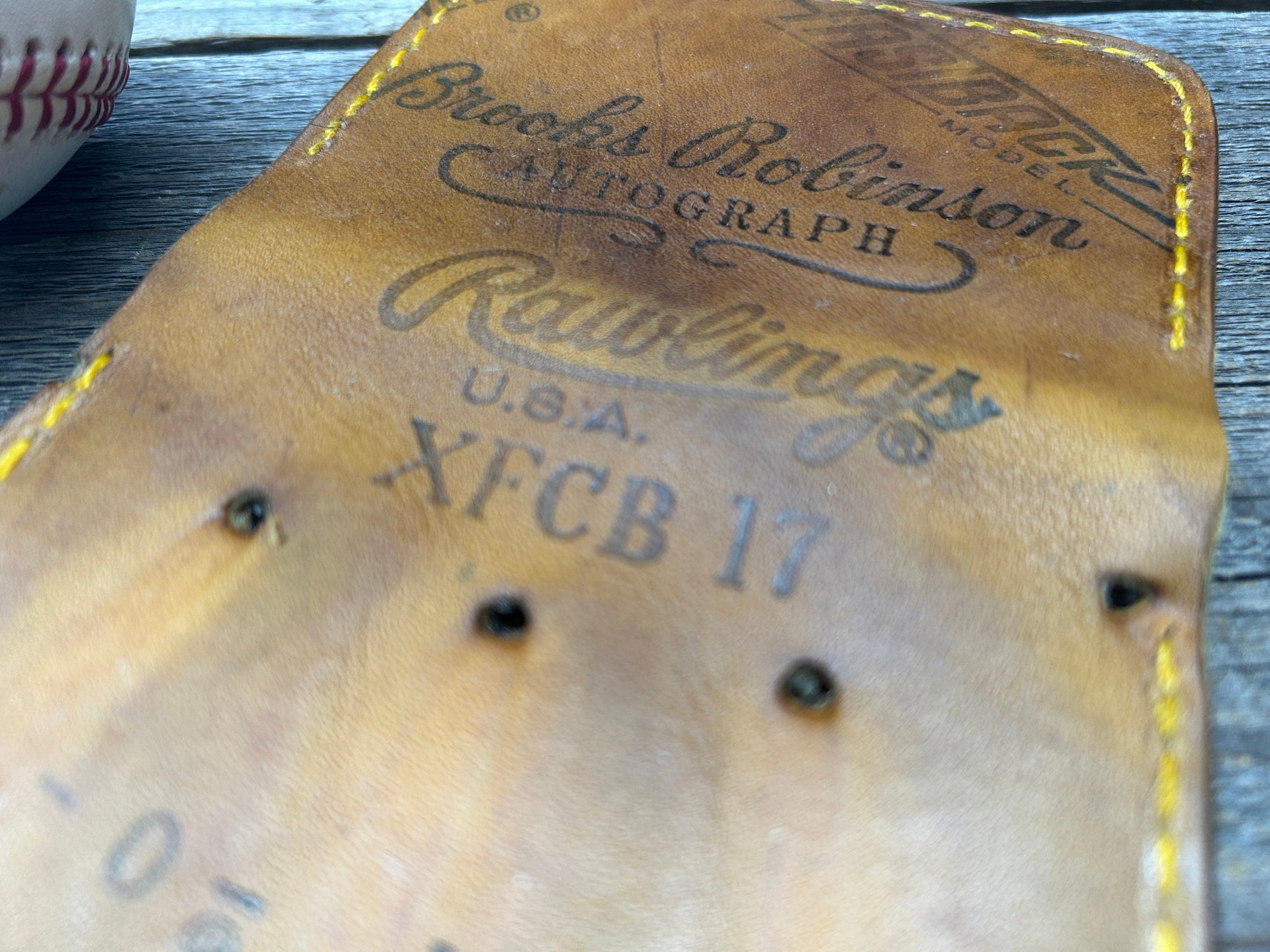 Vintage Rawlings Made in the USA Brooks Robinson Baseball Glove Wallet!