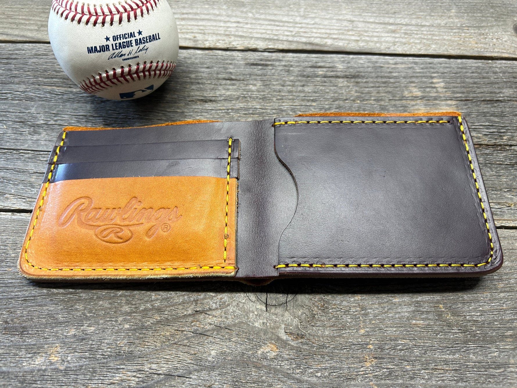 Rawlings Heart Of The Hide Horween Bifold Baseball Glove Wallet!!