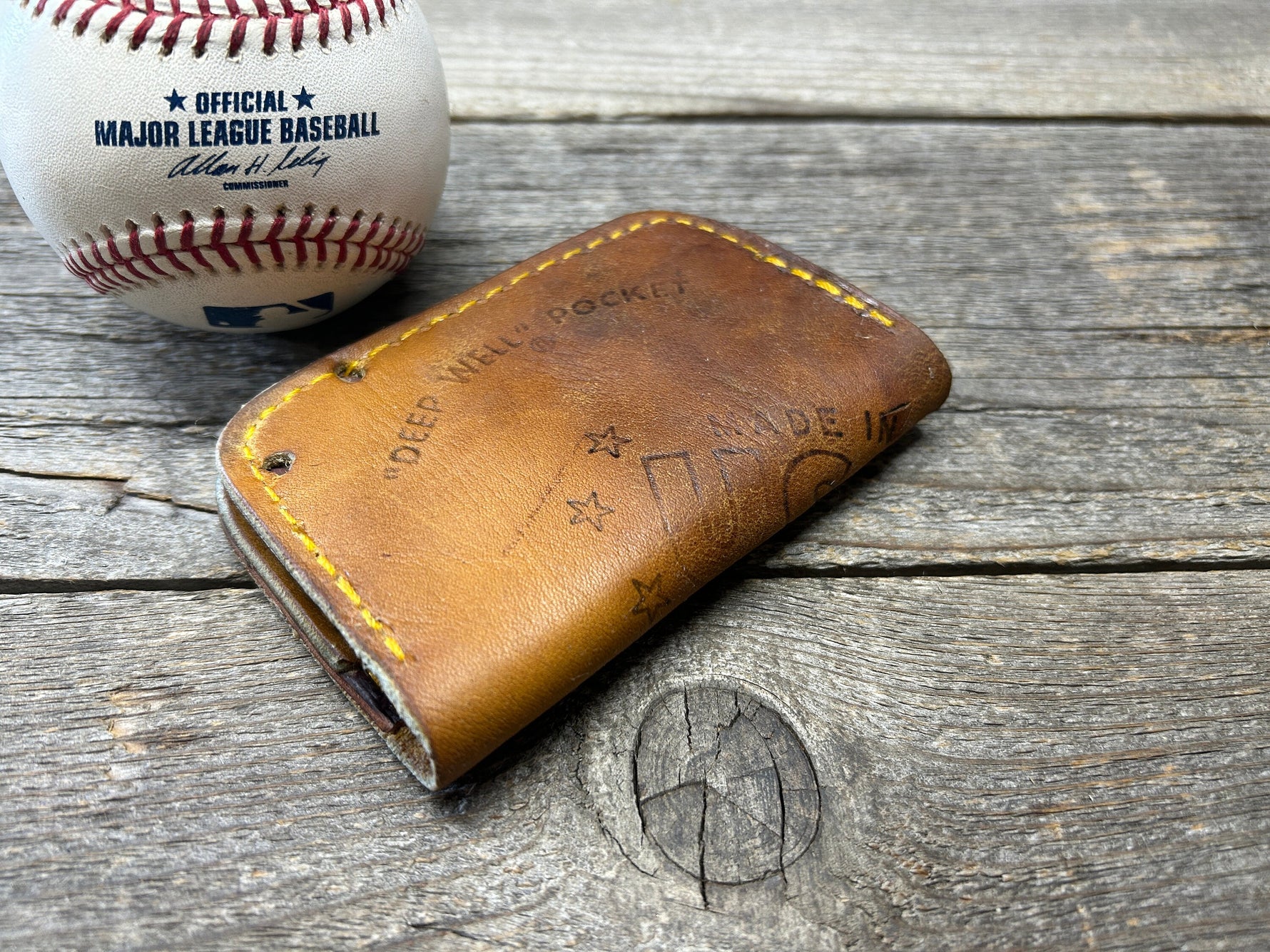 Vintage Made in the USA Rawlings Reggie Jackson Baseball Glove Wallet!