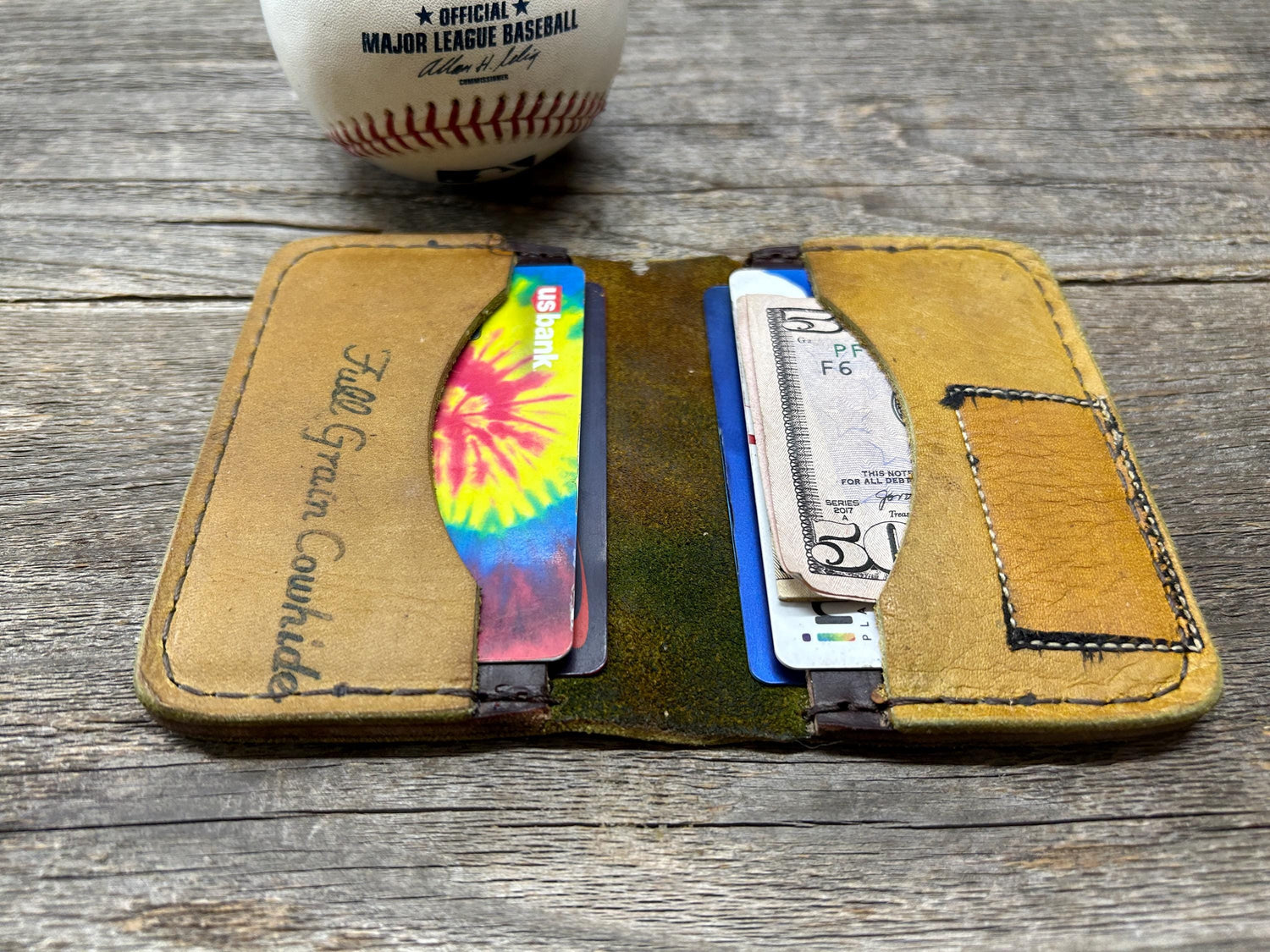 Vintage Regent Baseball Glove Wallet! See Pics! Cool baseball player jumping for a ball!