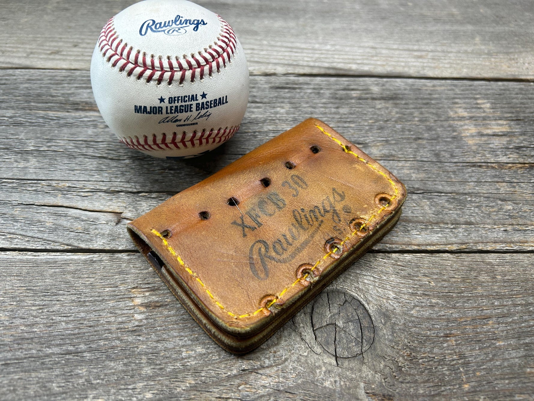 Vintage Rawlings Made in the USA Brooks Robinson Baseball Glove Wallet!