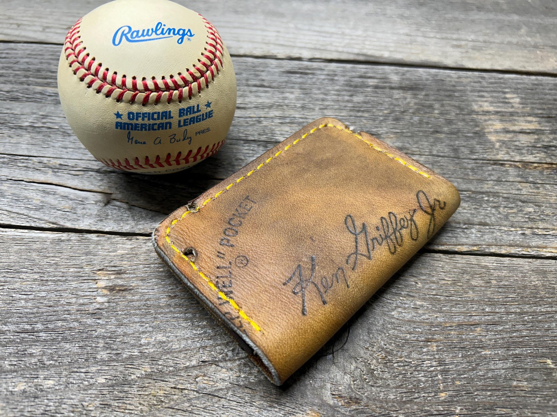 Vintage Rawlings Ken Griffey Jr Baseball Glove Wallet!