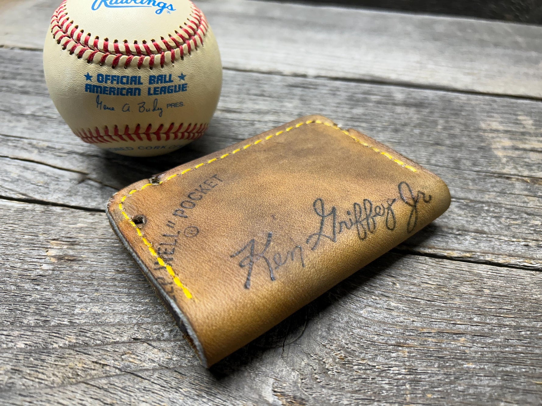 Vintage Rawlings Ken Griffey Jr Baseball Glove Wallet!