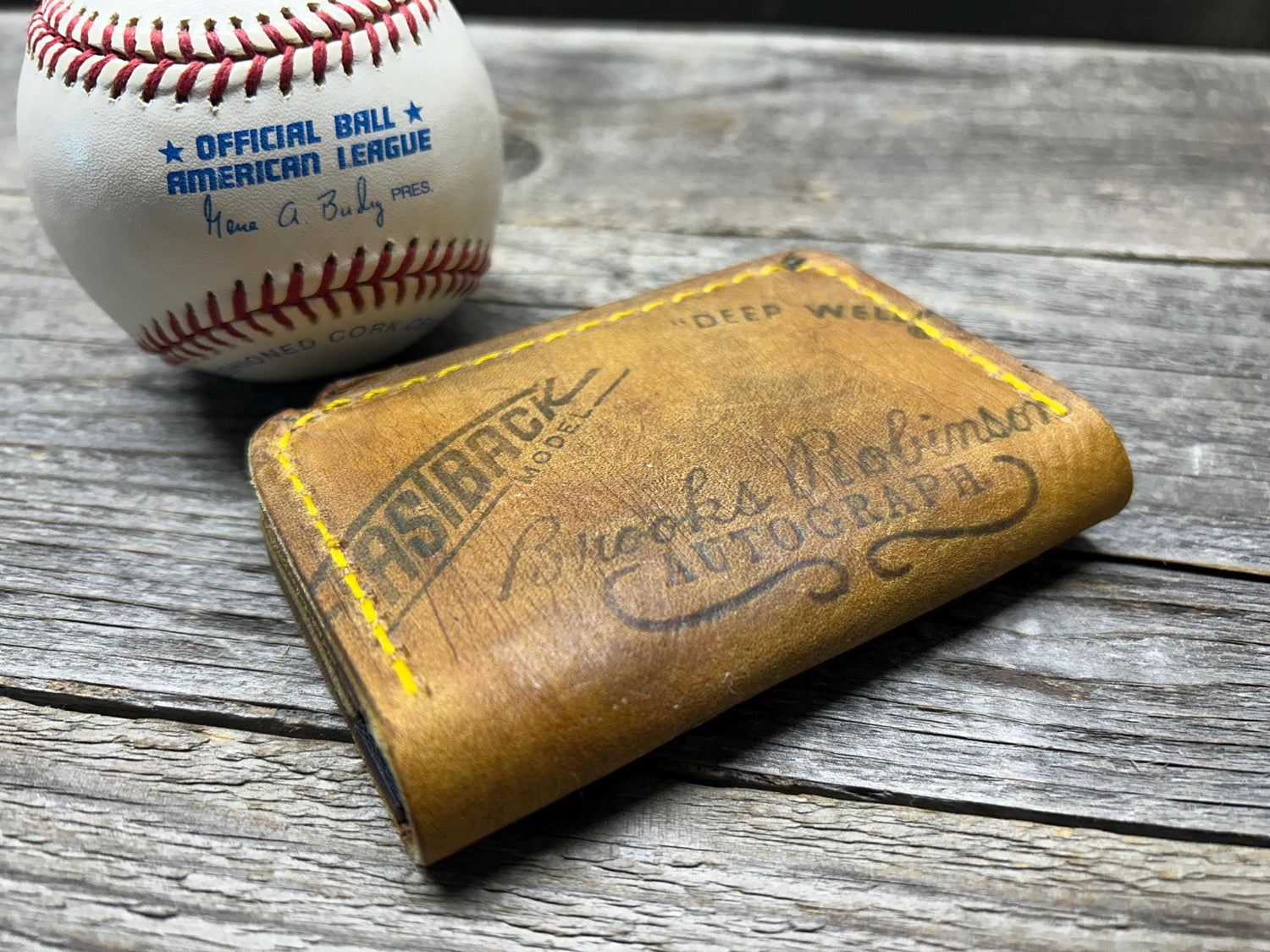 Vintage Rawlings Made in the USA Brooks Robinson Baseball Glove Wallet!