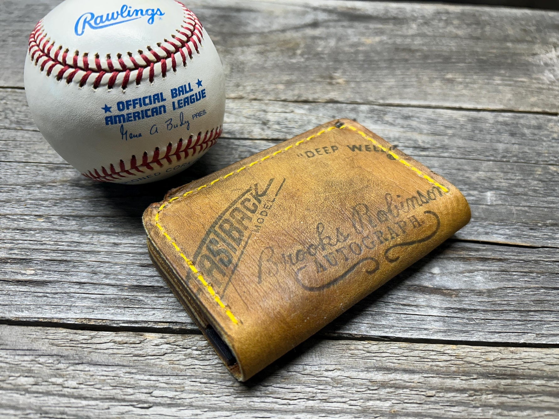 Vintage Rawlings Made in the USA Brooks Robinson Baseball Glove Wallet!