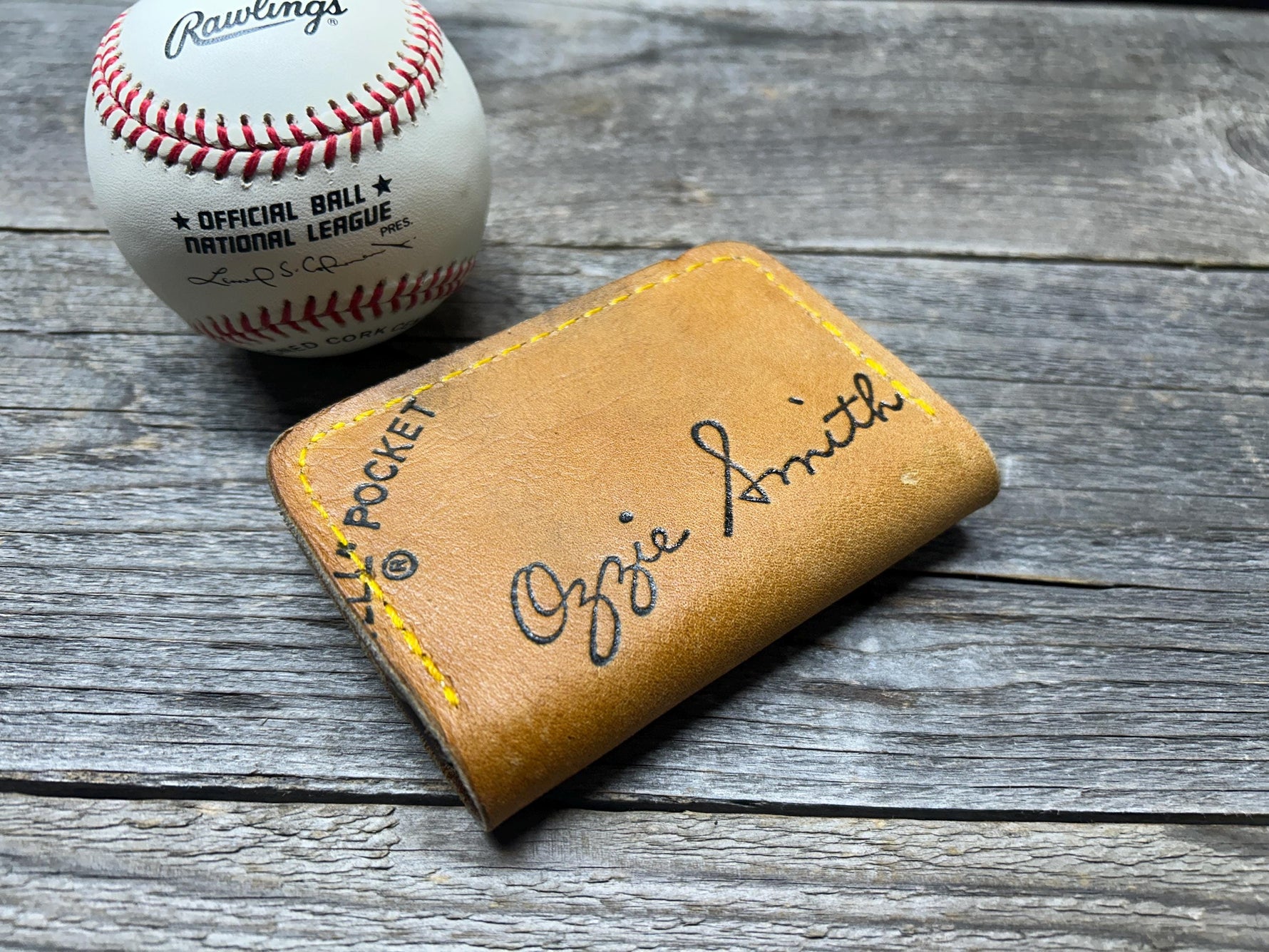 Vintage Rawlings Ozzie Smith Baseball Glove Wallet!