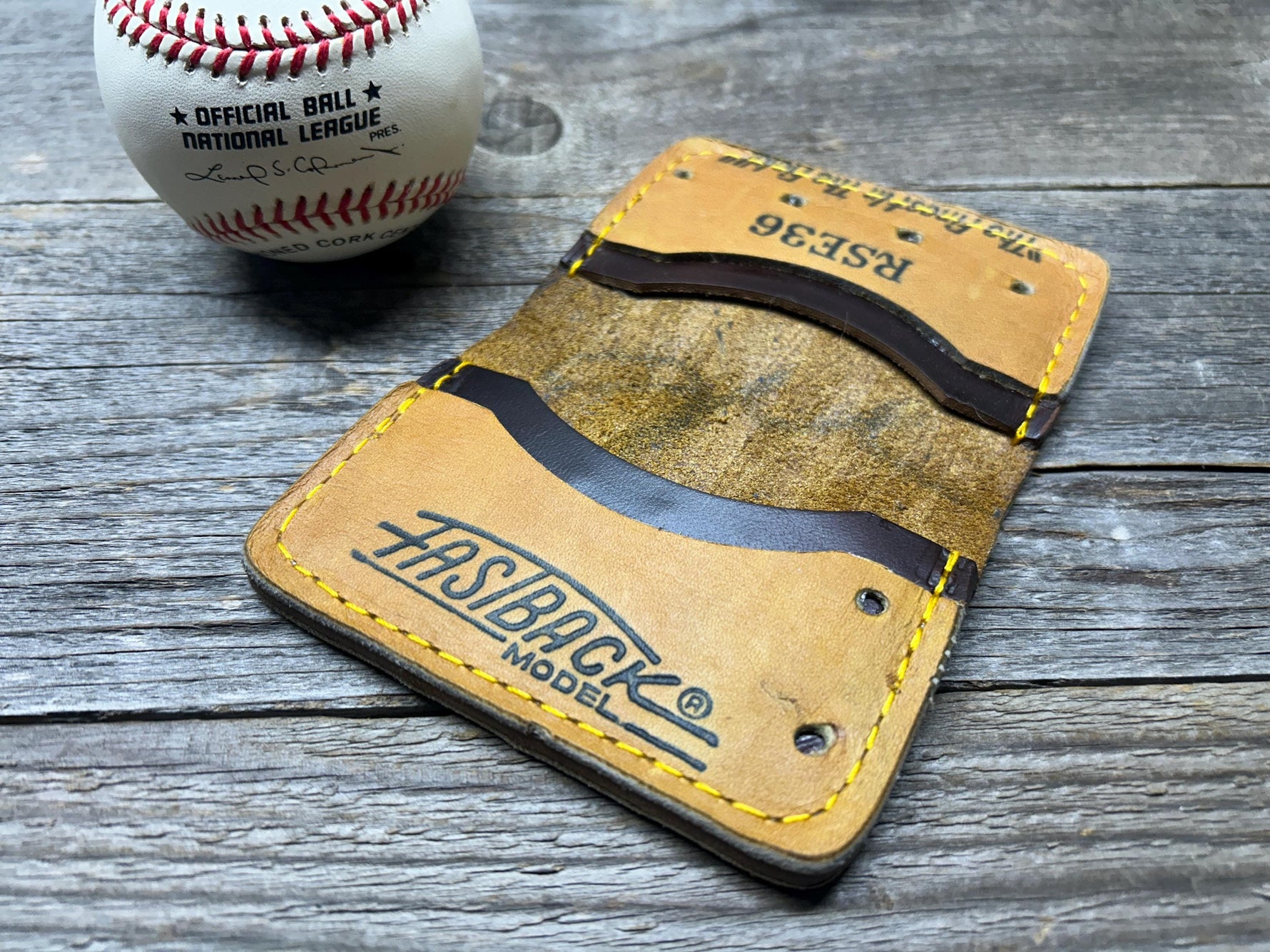 Vintage Rawlings Ryne Sandberg Limited Edition Baseball Glove Wallet!!