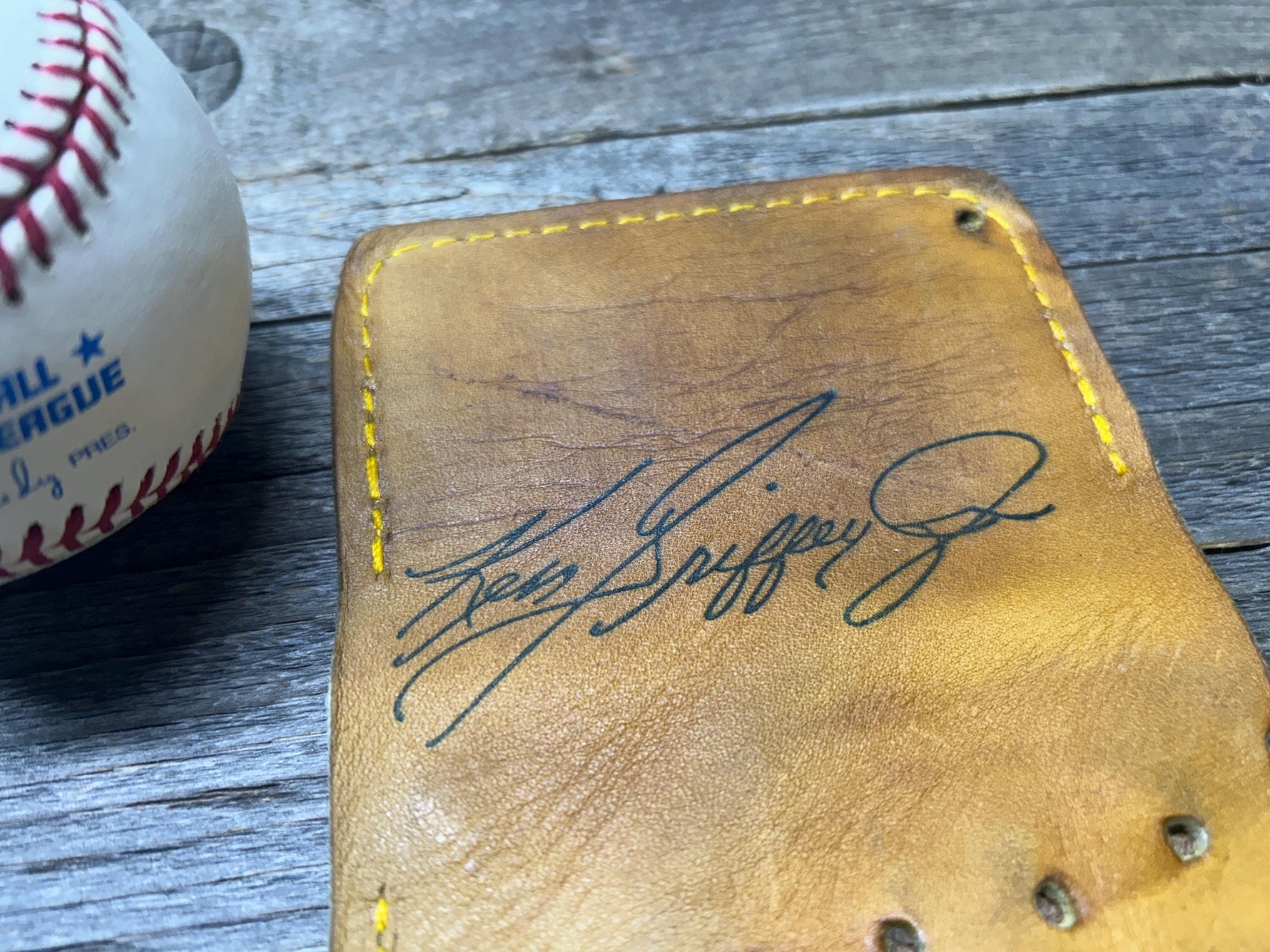 Vintage Rawlings Ken Griffey Jr Baseball Glove Wallet!
