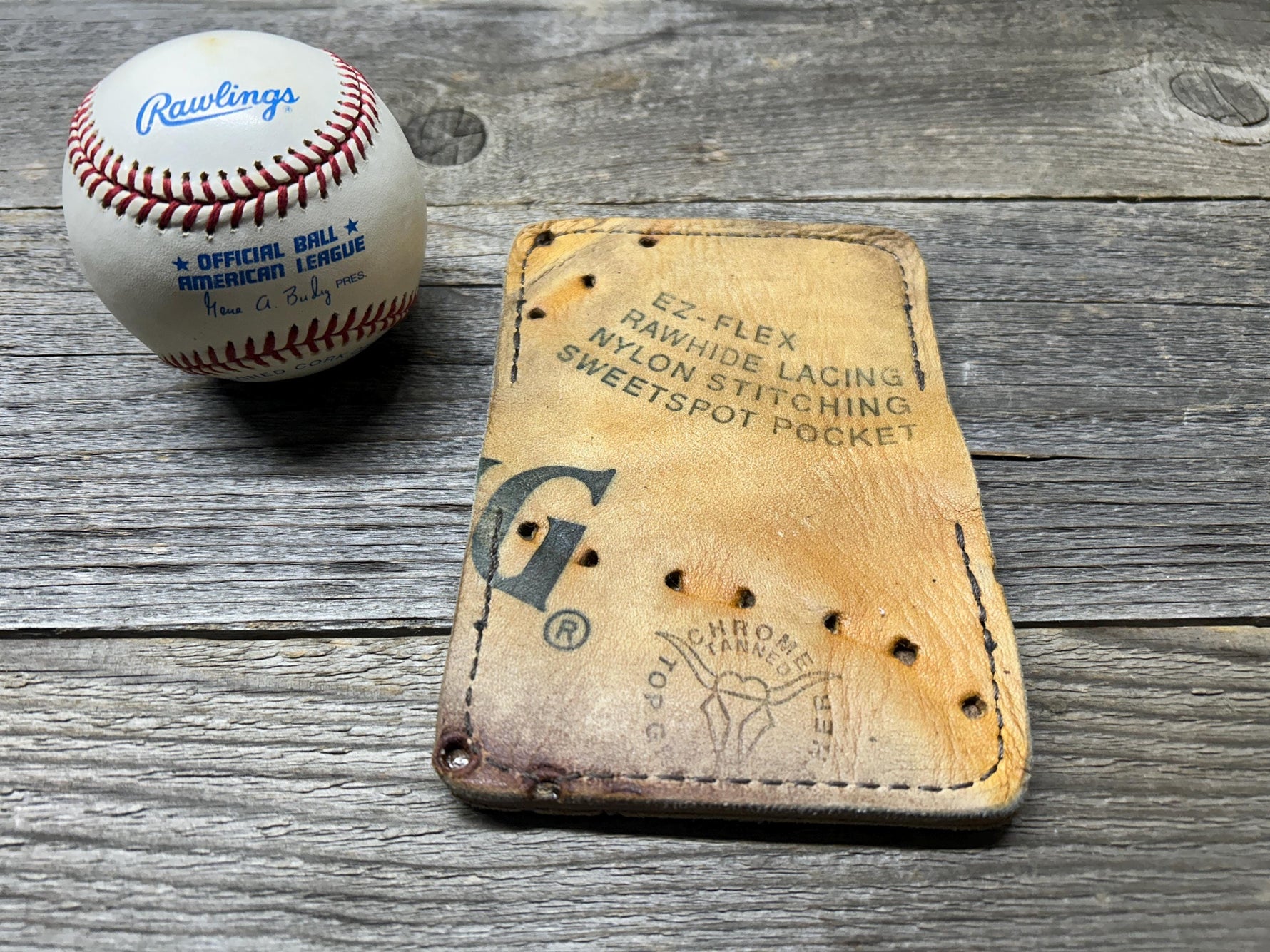 Vintage Spalding Babe Ruth Baseball Glove Wallet!!