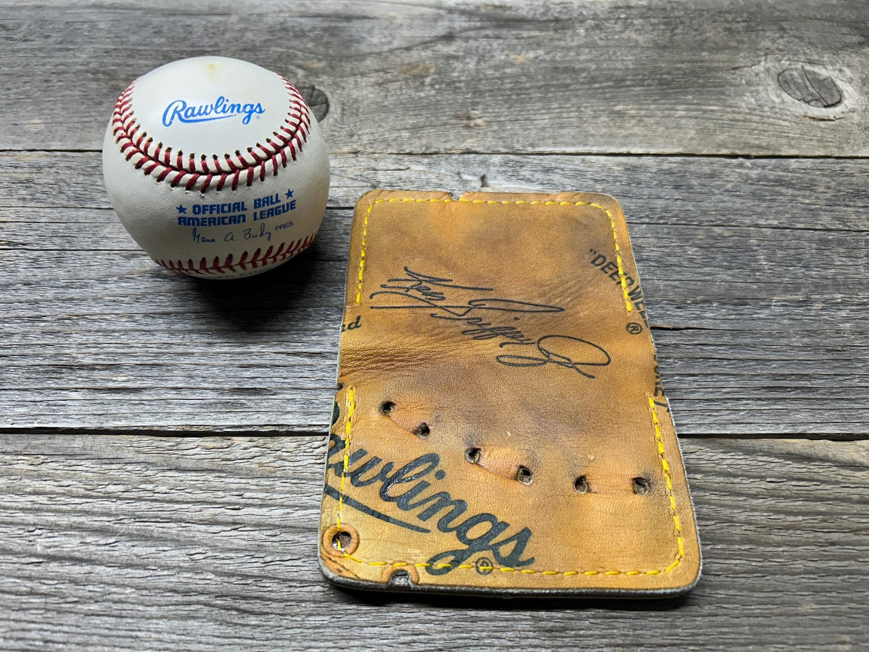 Vintage Rawlings Ken Griffey Jr Baseball Glove Wallet!