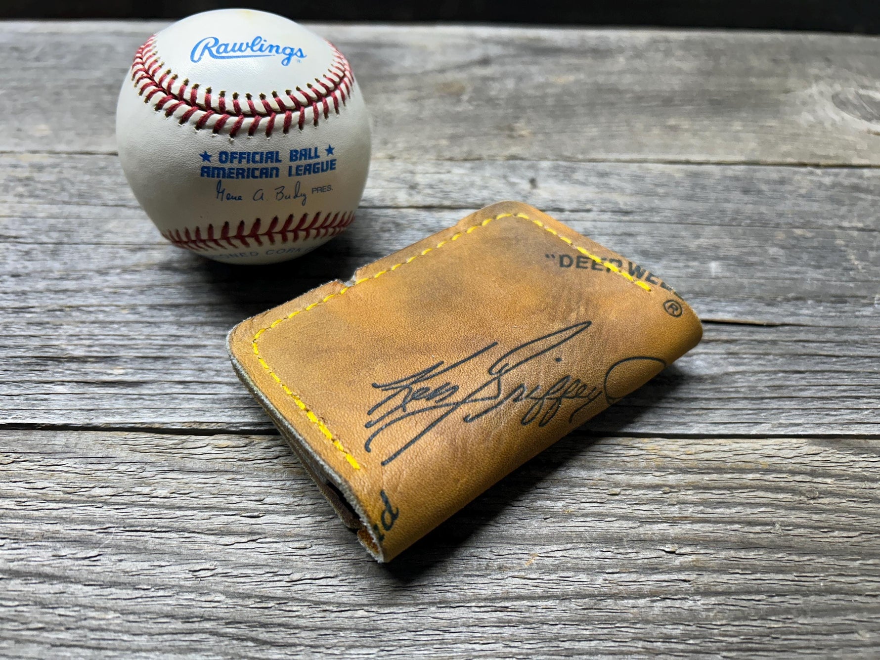 Vintage Rawlings Ken Griffey Jr Baseball Glove Wallet!