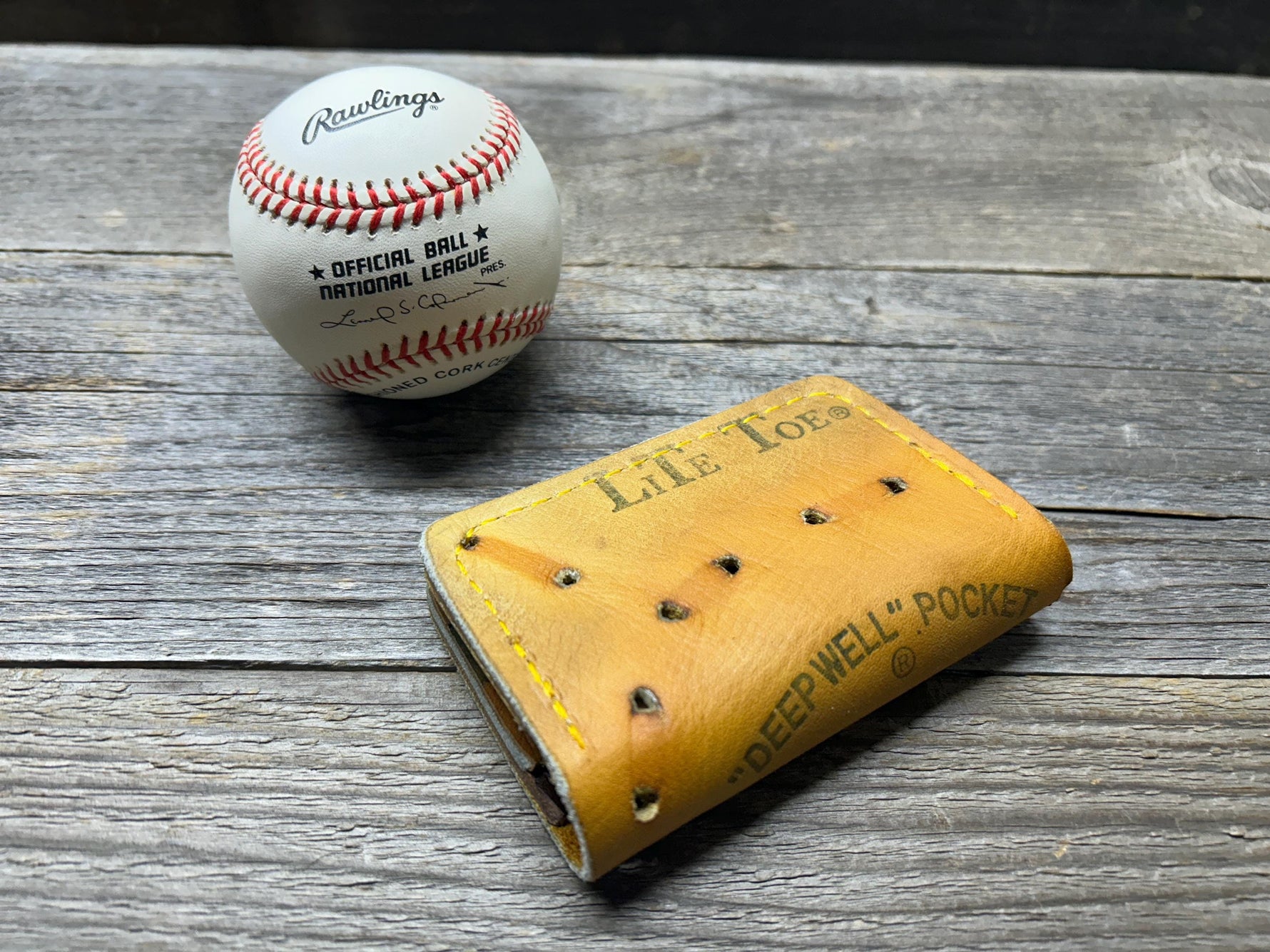 Vintage Rawlings Mike Piazza Baseball Glove Wallet!