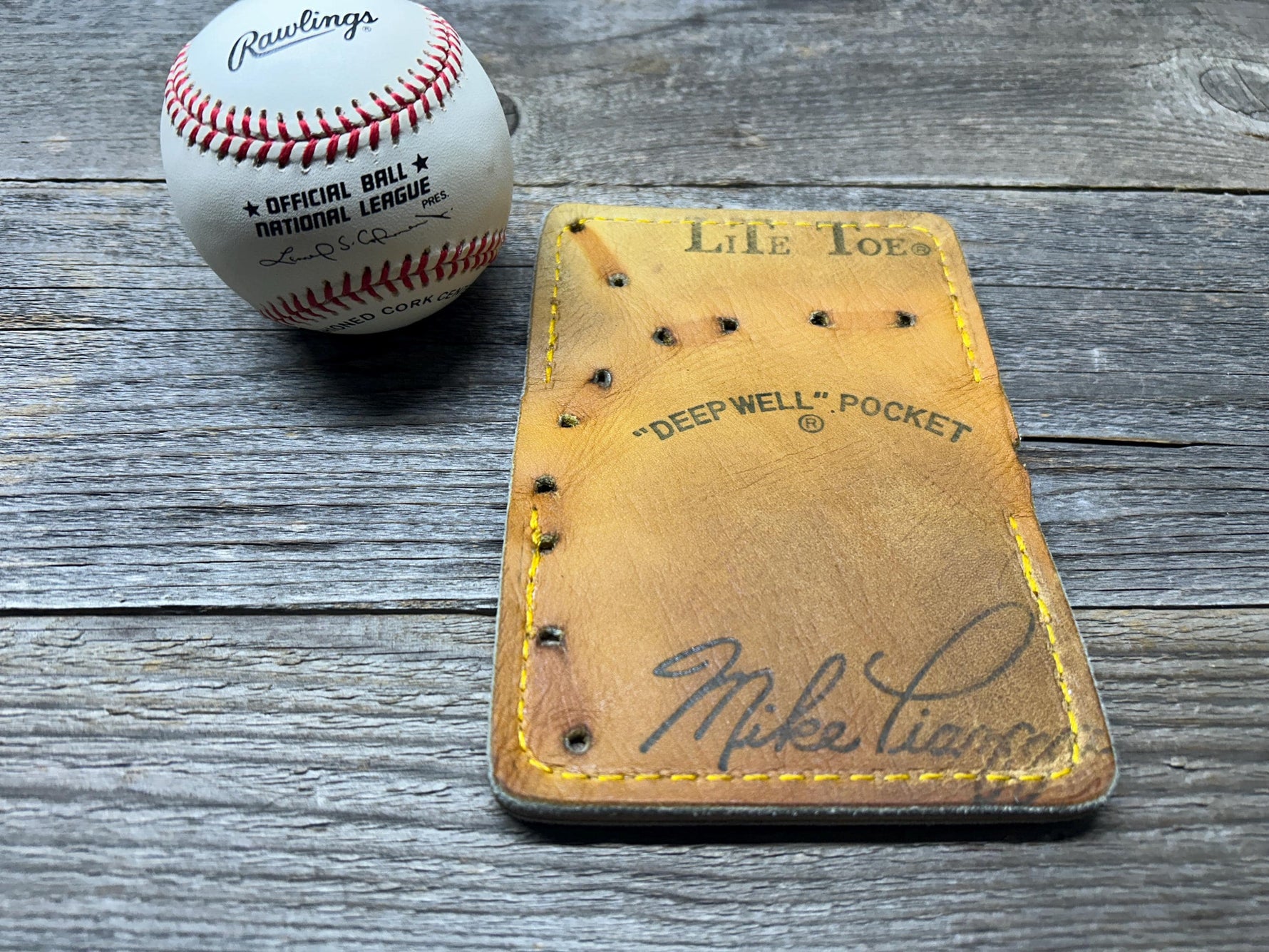 Vintage Rawlings Mike Piazza Baseball Glove Wallet!
