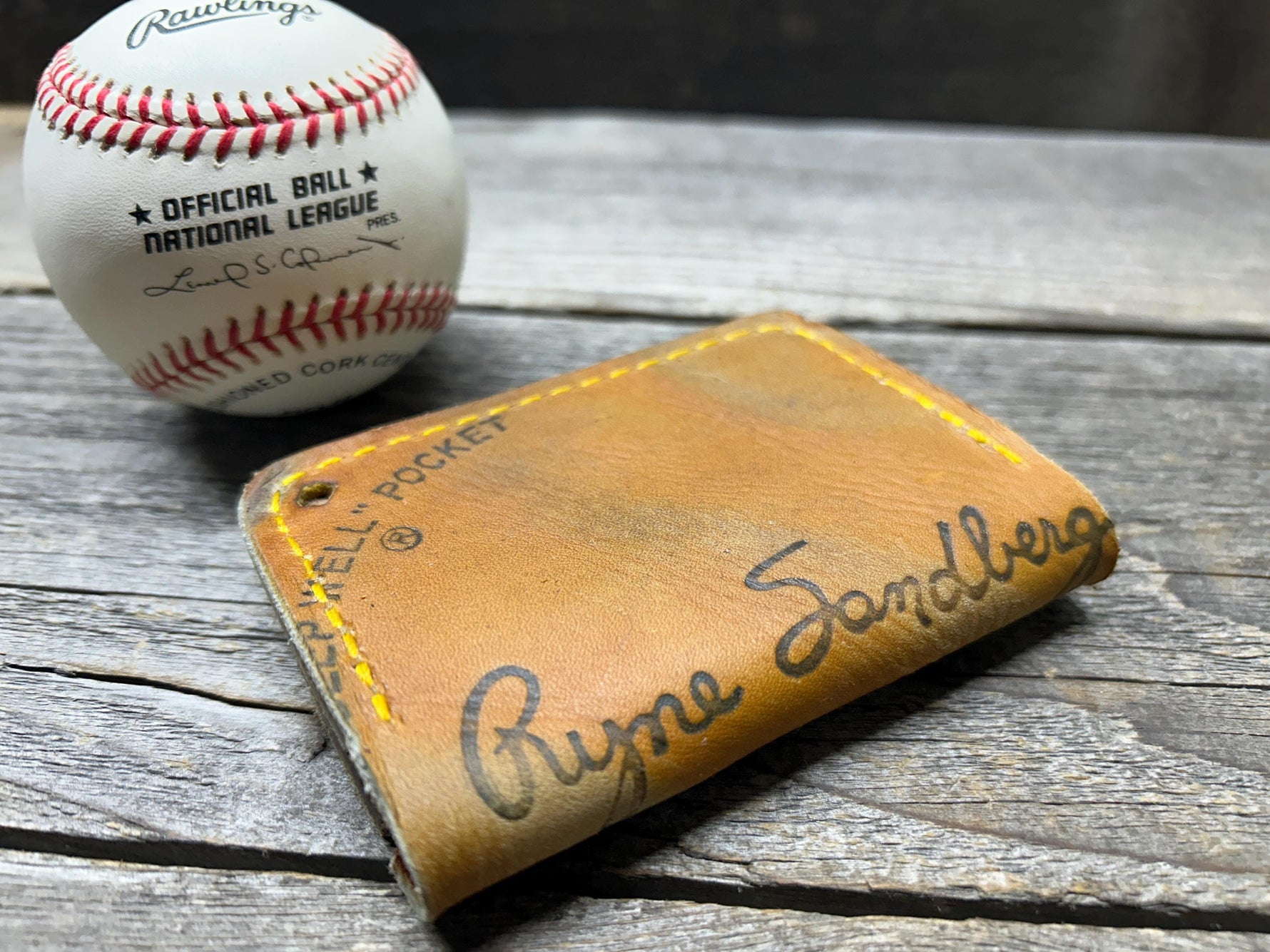 Vintage Rawlings Ryne Sandberg Baseball Glove Wallet!!
