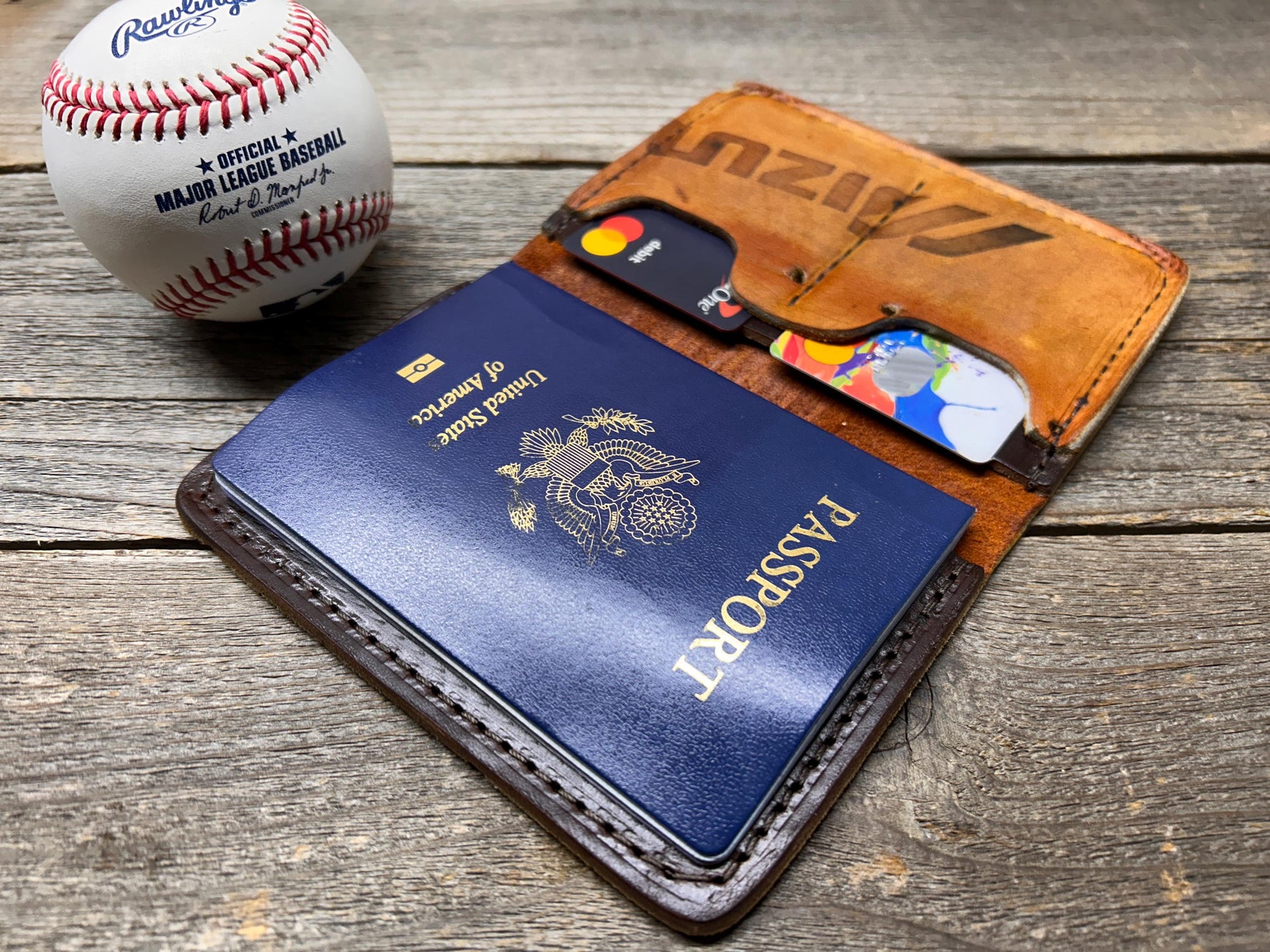 Vintage Mizuno Baseball Glove Passport Cover!