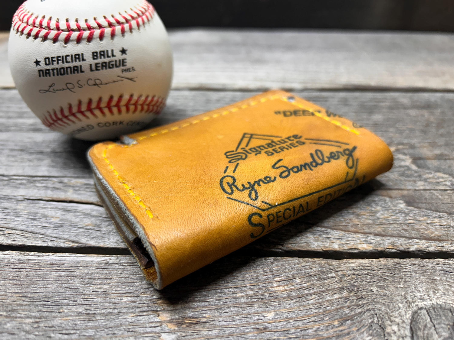 Vintage Rawlings Ryne Sandberg Special Edition Baseball Glove Wallet!!