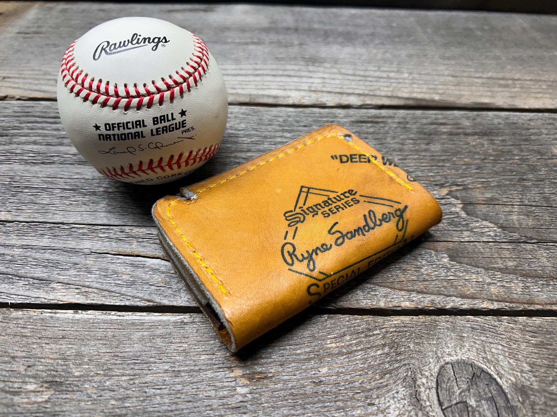 Vintage Rawlings Ryne Sandberg Special Edition Baseball Glove Wallet!!