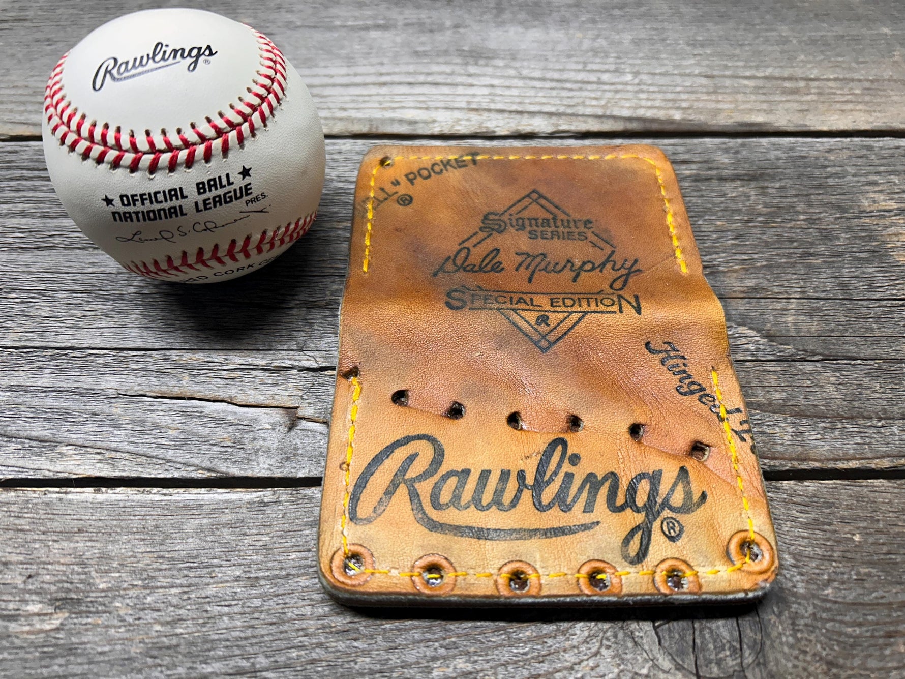 Vintage Rawlings Dale Murphy Special Edition Baseball Glove Wallet!!