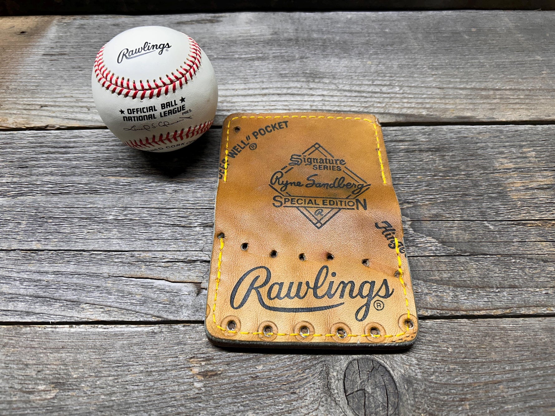 Vintage Rawlings Ryne Sandberg Special Edition Baseball Glove Wallet!!