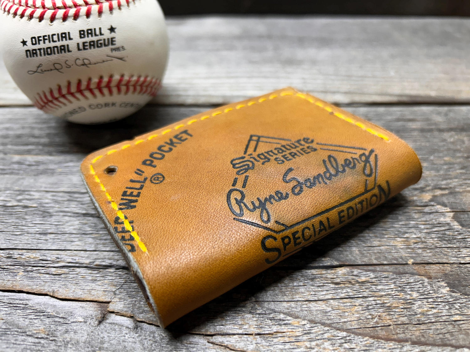 Vintage Rawlings Ryne Sandberg Special Edition Baseball Glove Wallet!!