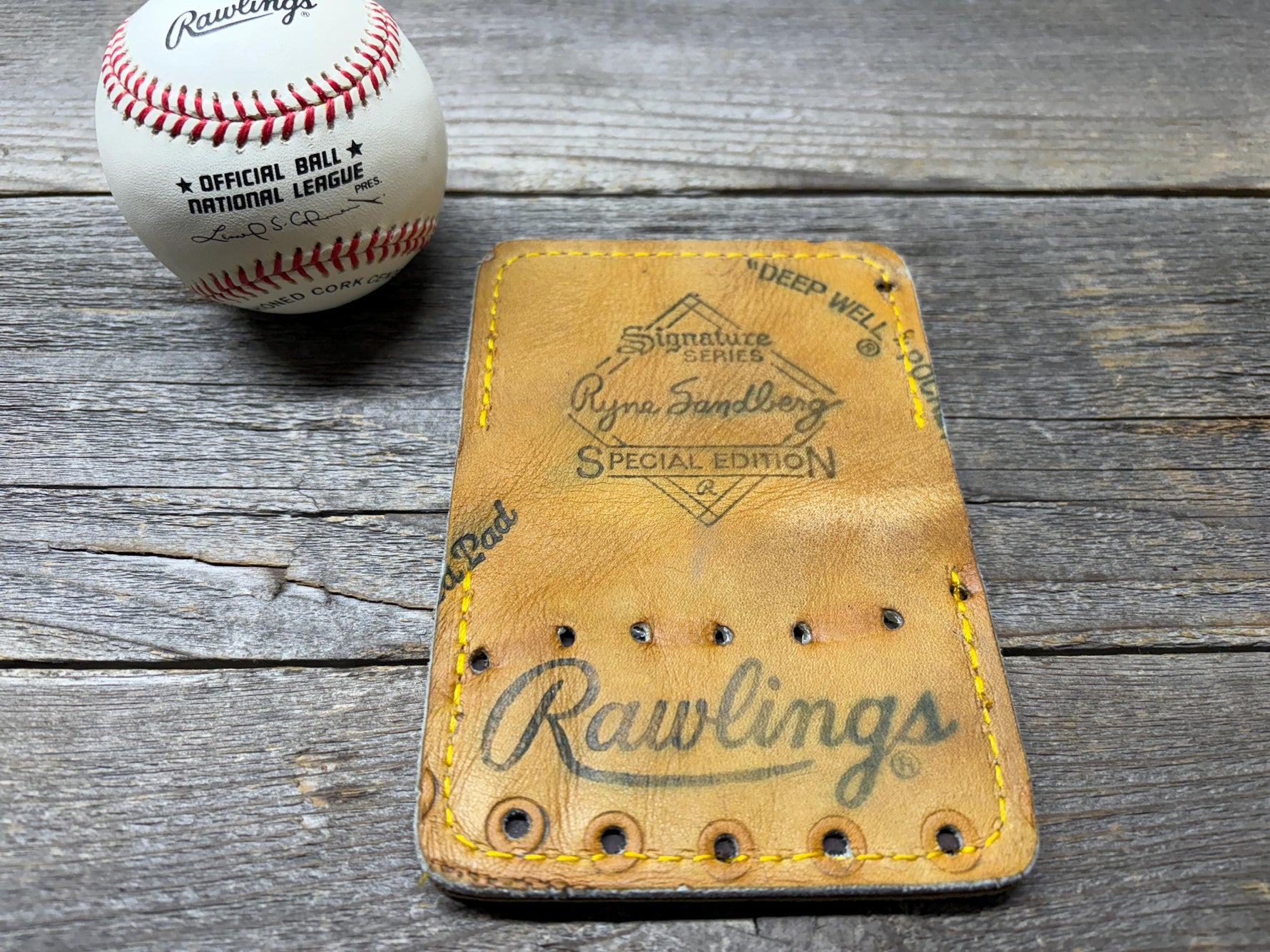 Vintage Rawlings Ryne Sandberg Special Edition Baseball Glove Wallet!!