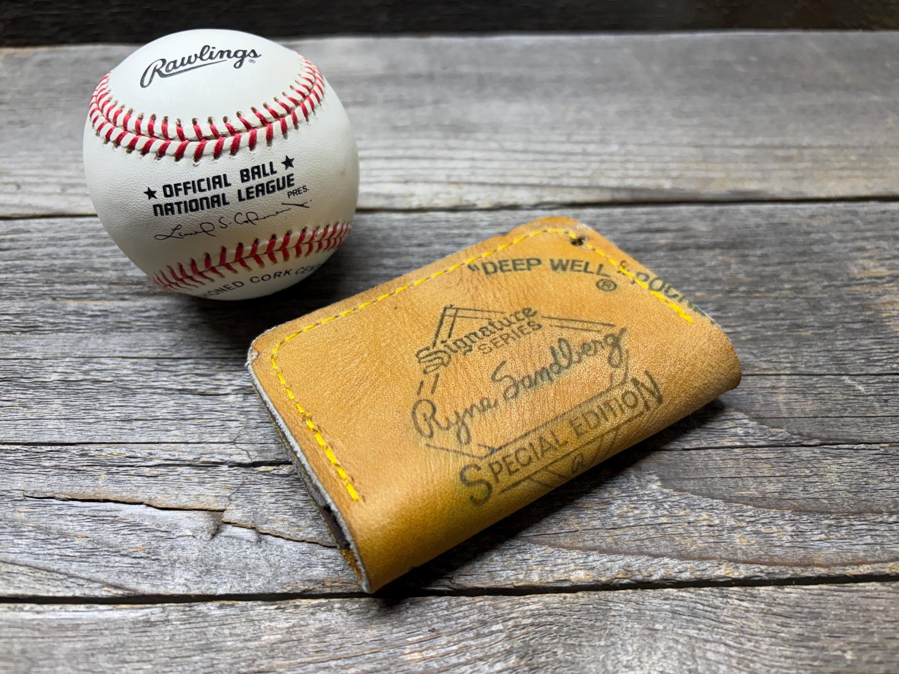Vintage Rawlings Ryne Sandberg Special Edition Baseball Glove Wallet!!