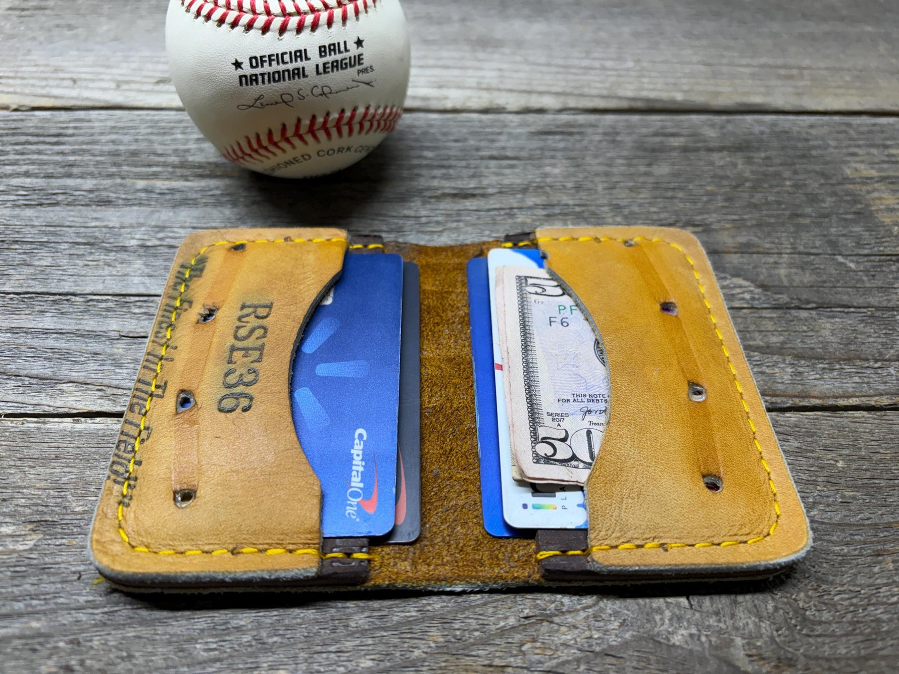 Vintage Rawlings Ryne Sandberg Special Edition Baseball Glove Wallet!!