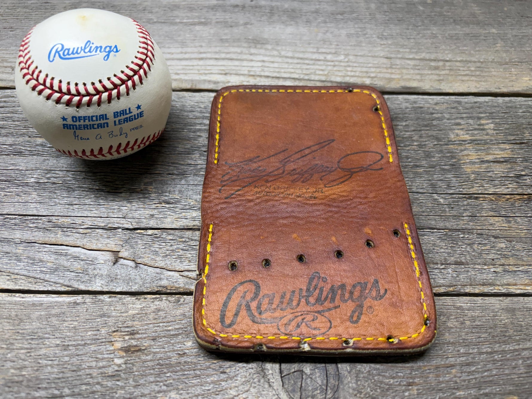 Vintage Rawlings Ken Griffey Jr Baseball Glove Wallet!