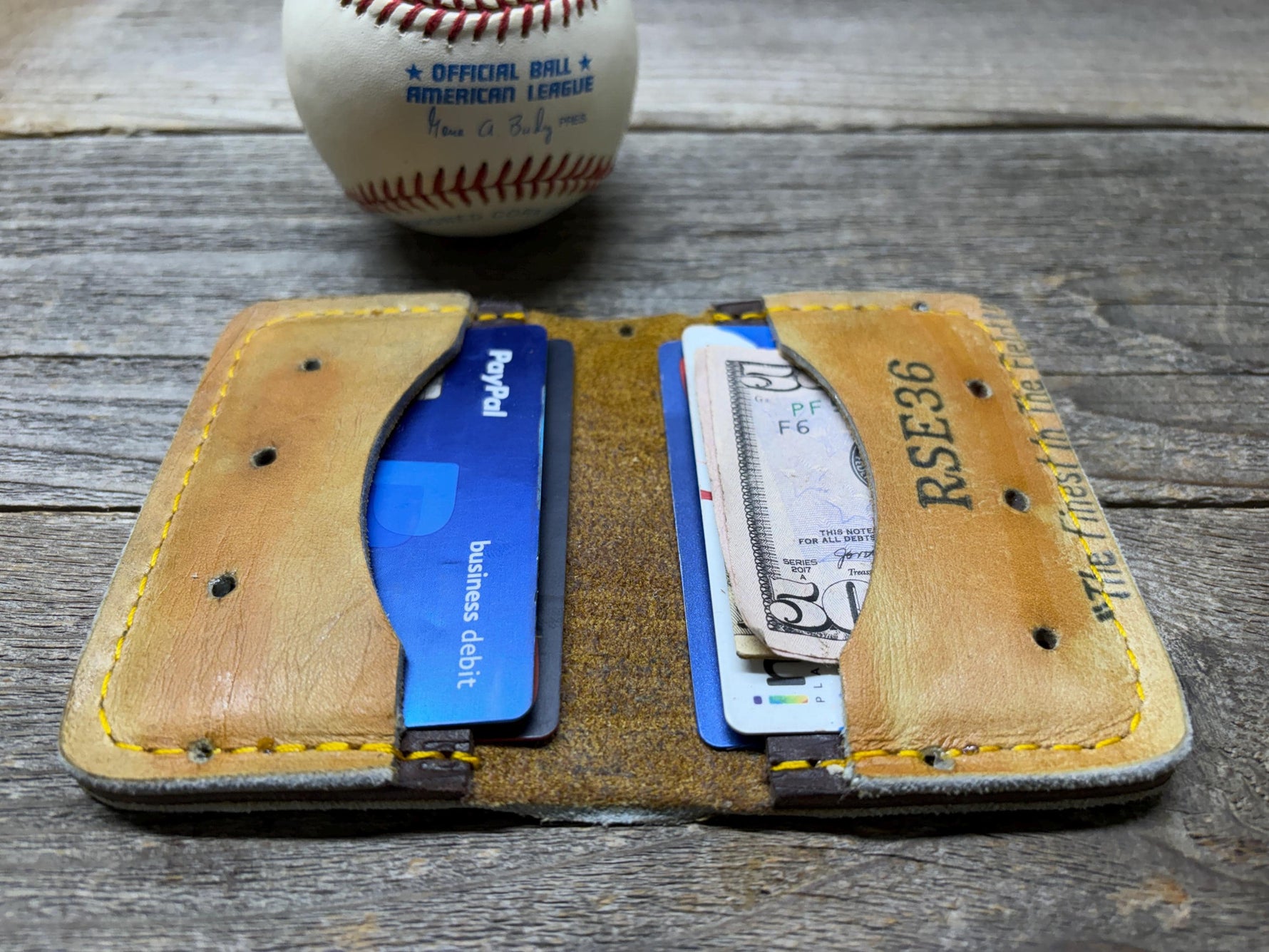 Vintage Rawlings Ryne Sandberg Special Edition Baseball Glove Wallet!!