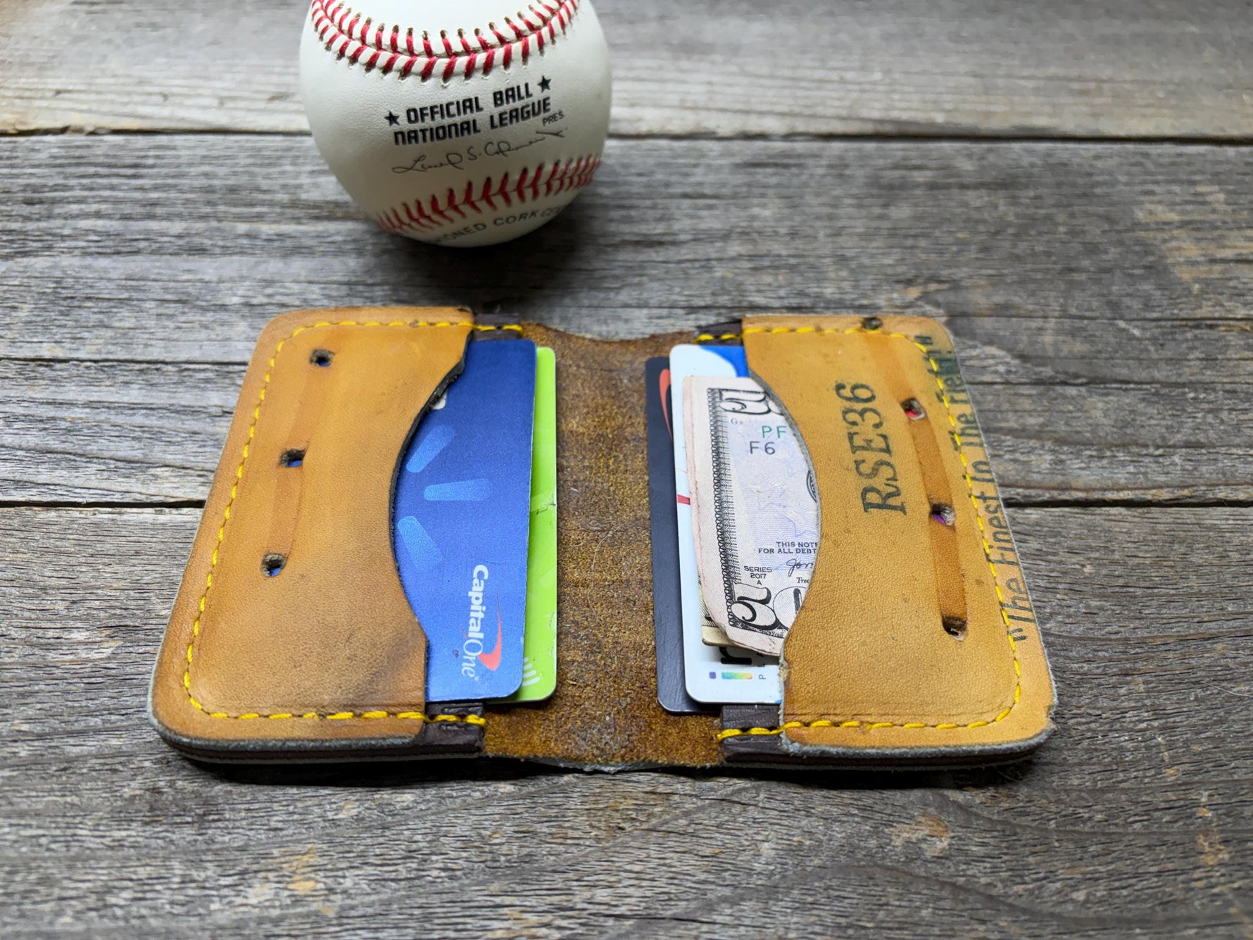 Vintage Rawlings Ryne Sandberg Special Edition Baseball Glove Wallet!!