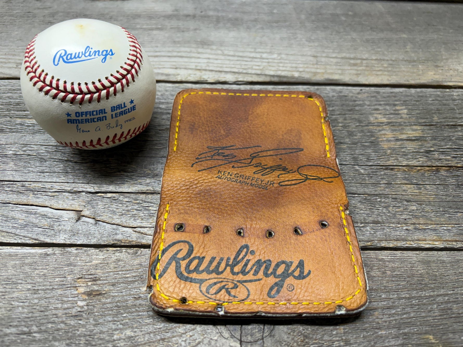 Vintage Rawlings Ken Griffey Jr Baseball Glove Wallet!
